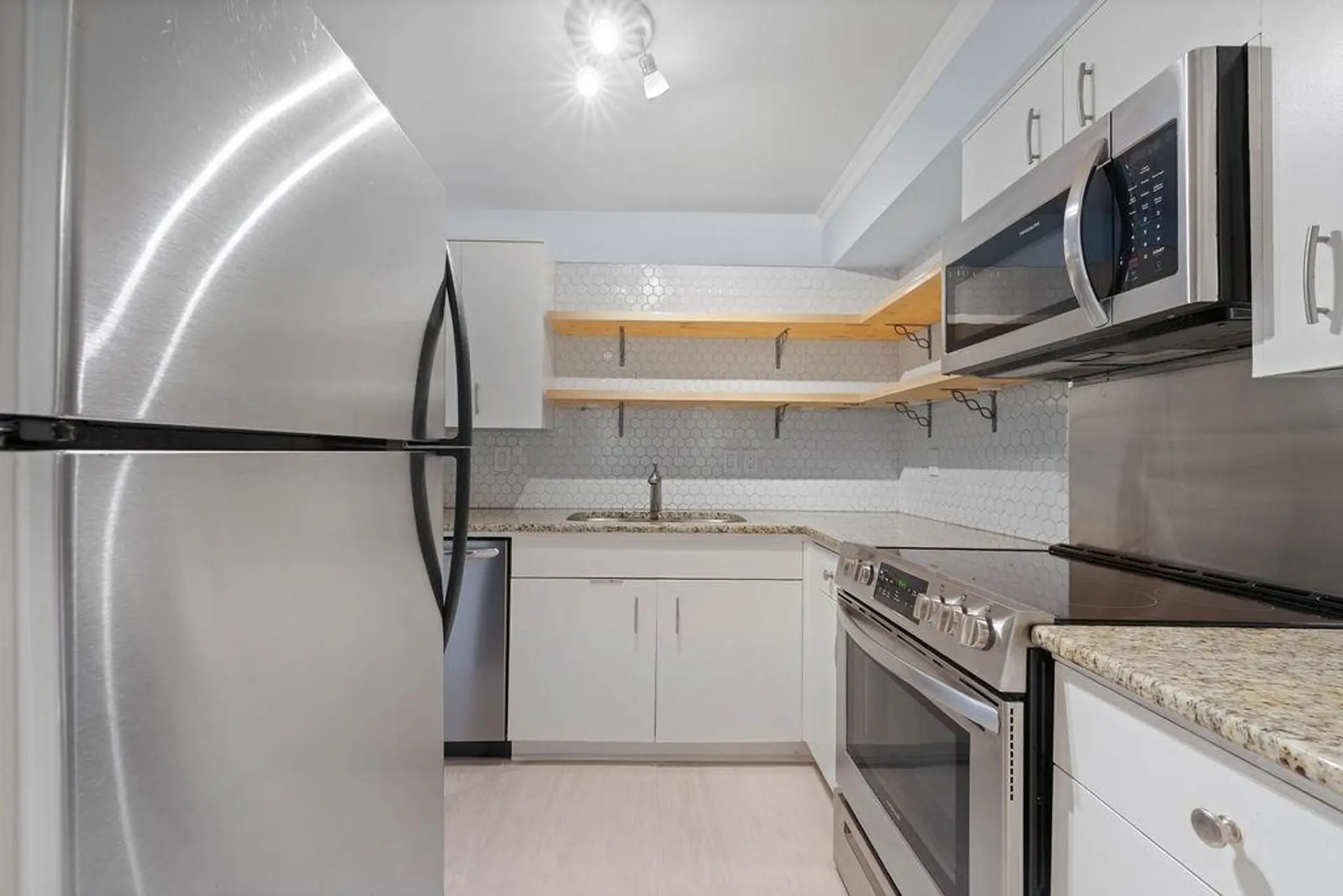#203 1665 Arbutus Street - Image 3