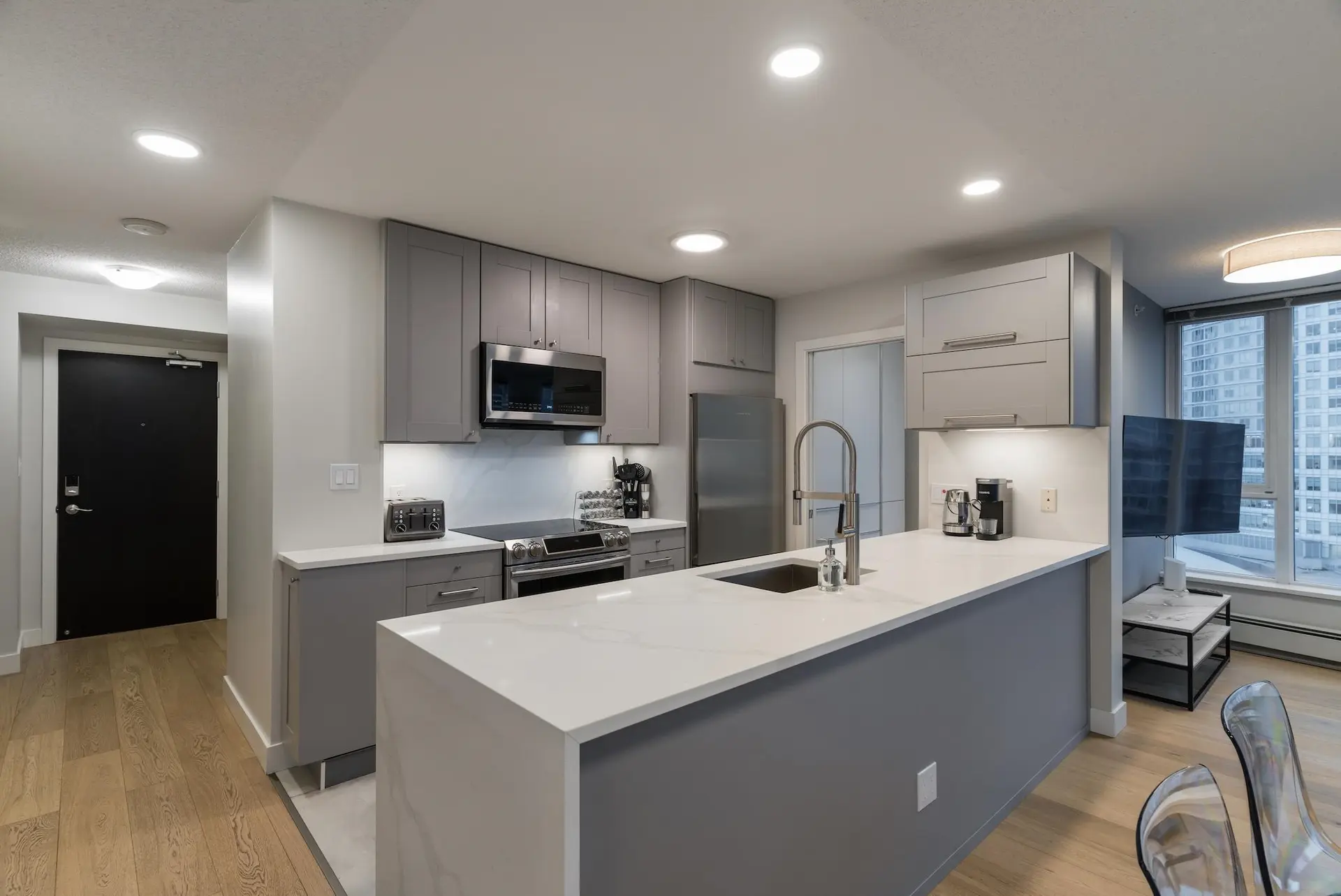#2107 689 Abbott Street - Image 2