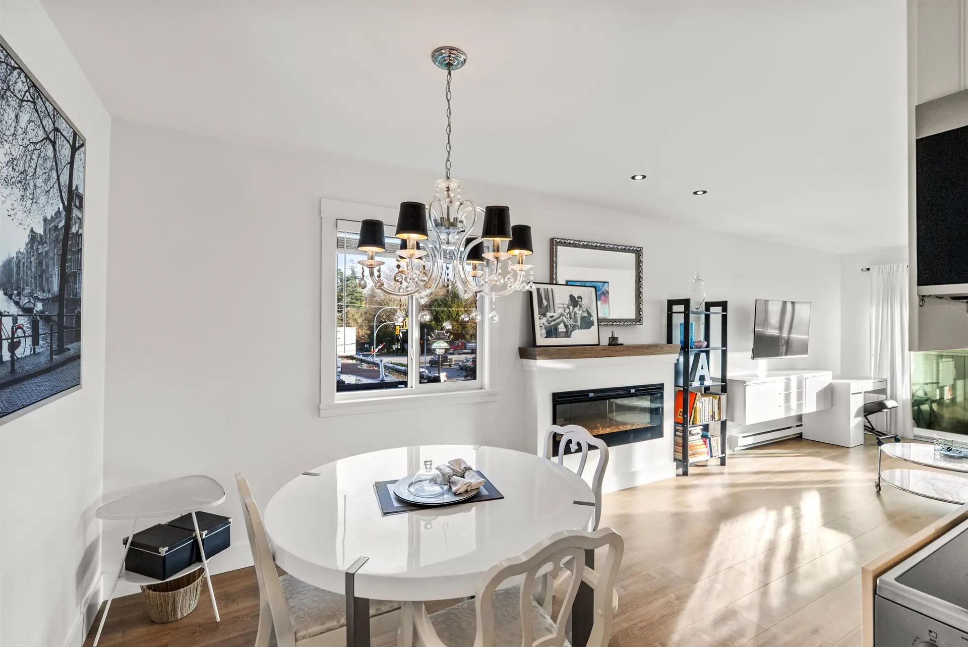 #204 5553 16 Avenue - Image 2
