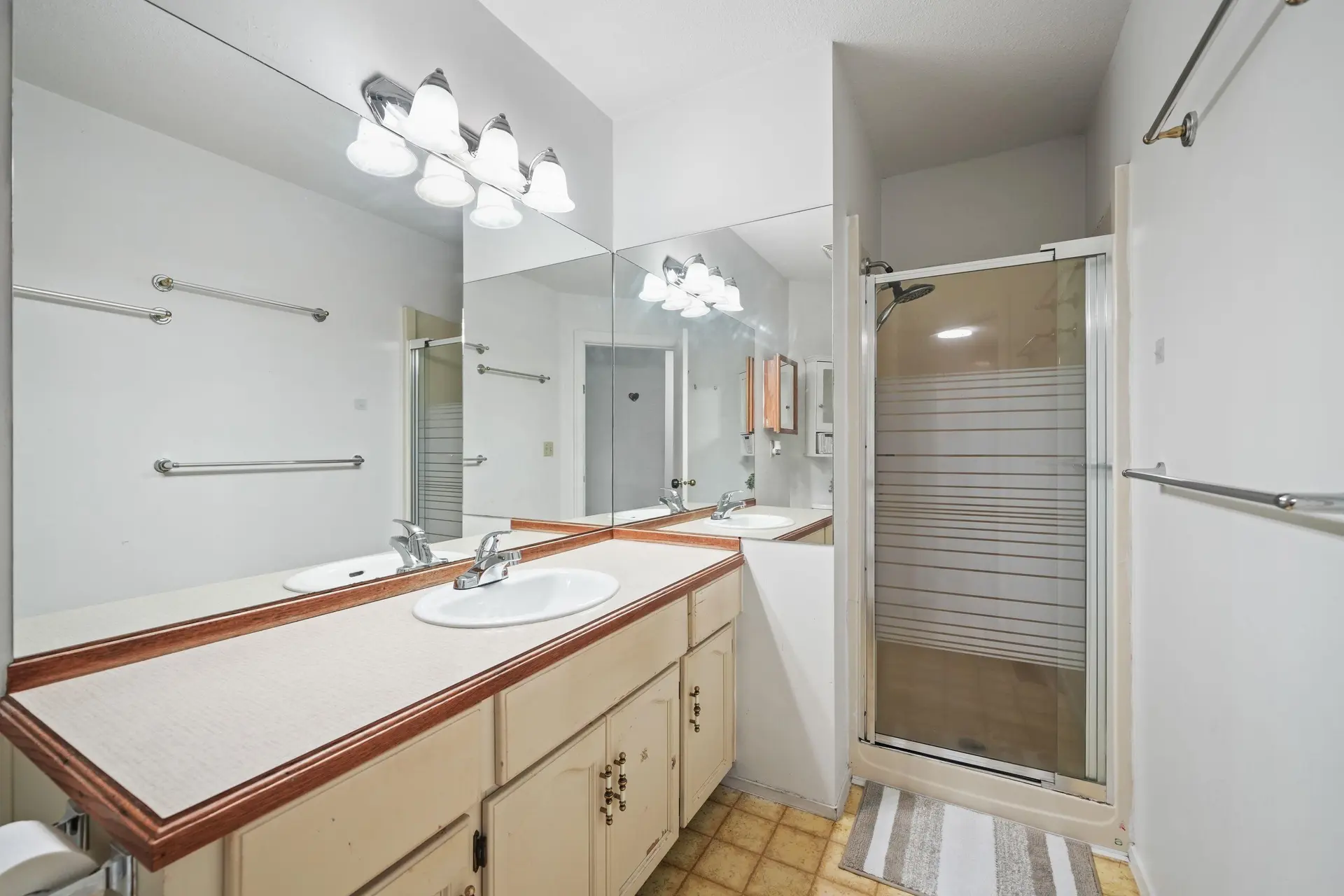 6691 129 Street - Image 13