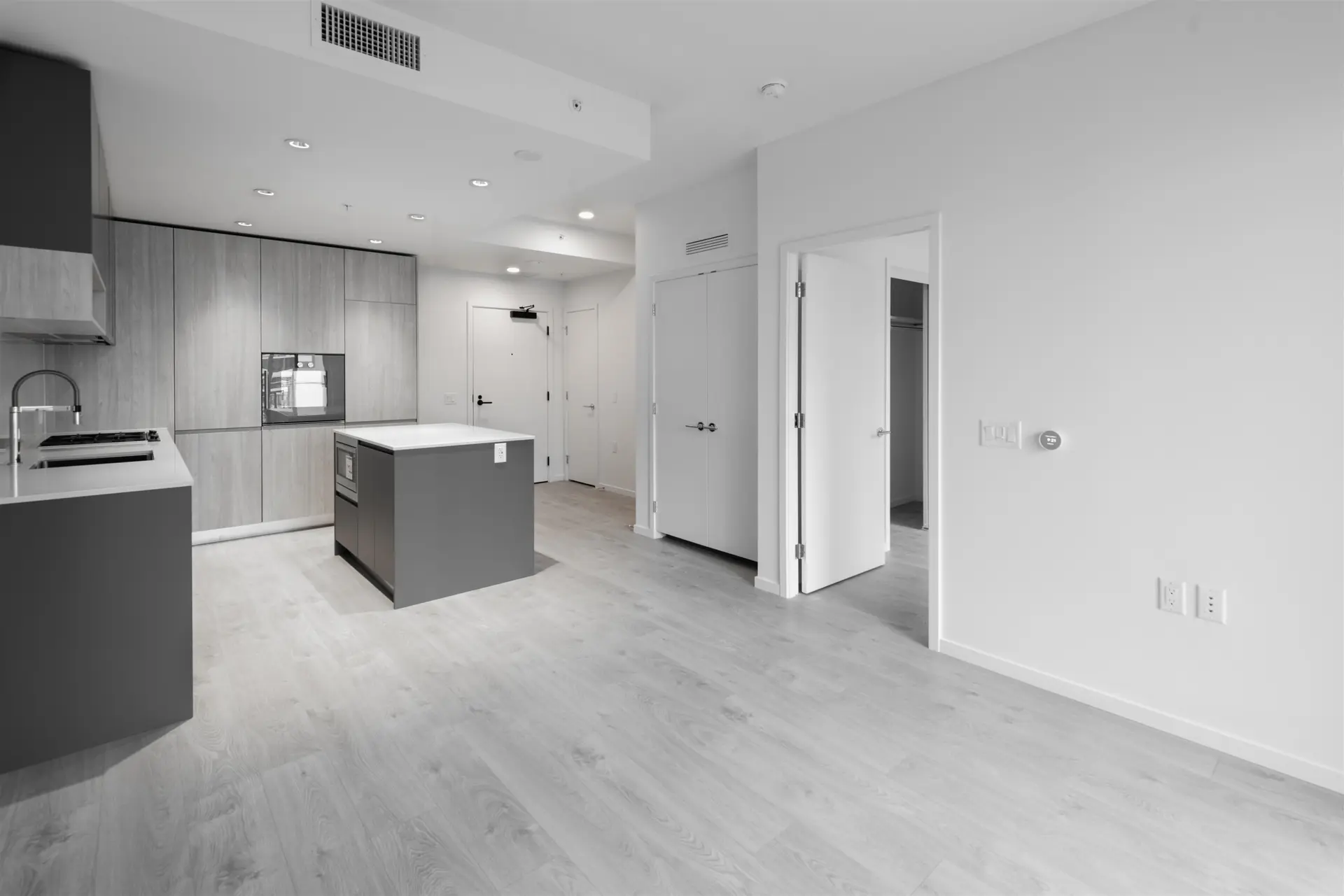 #566 6600 Minoru Boulevard - Image 6