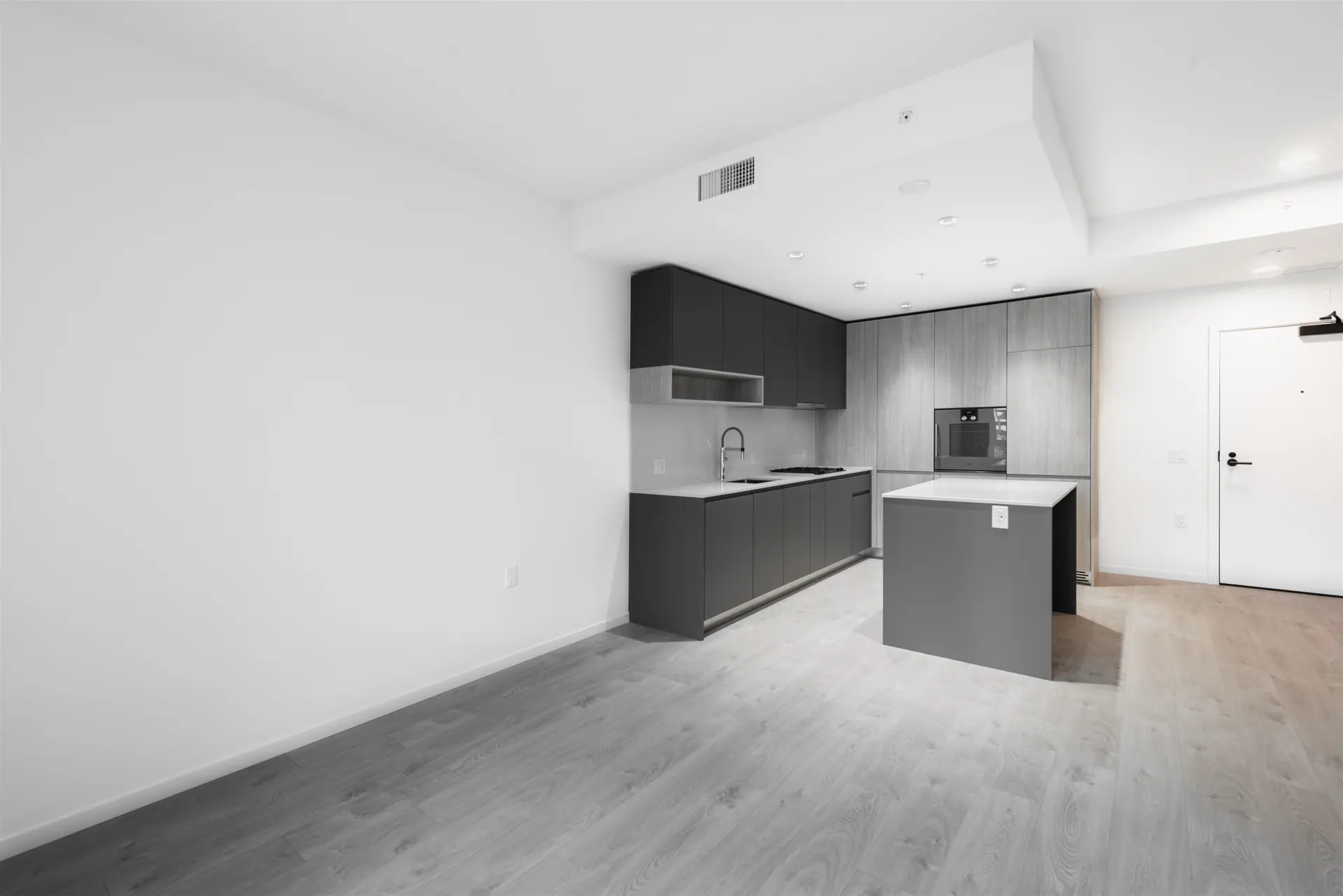 #566 6600 Minoru Boulevard - Image 4