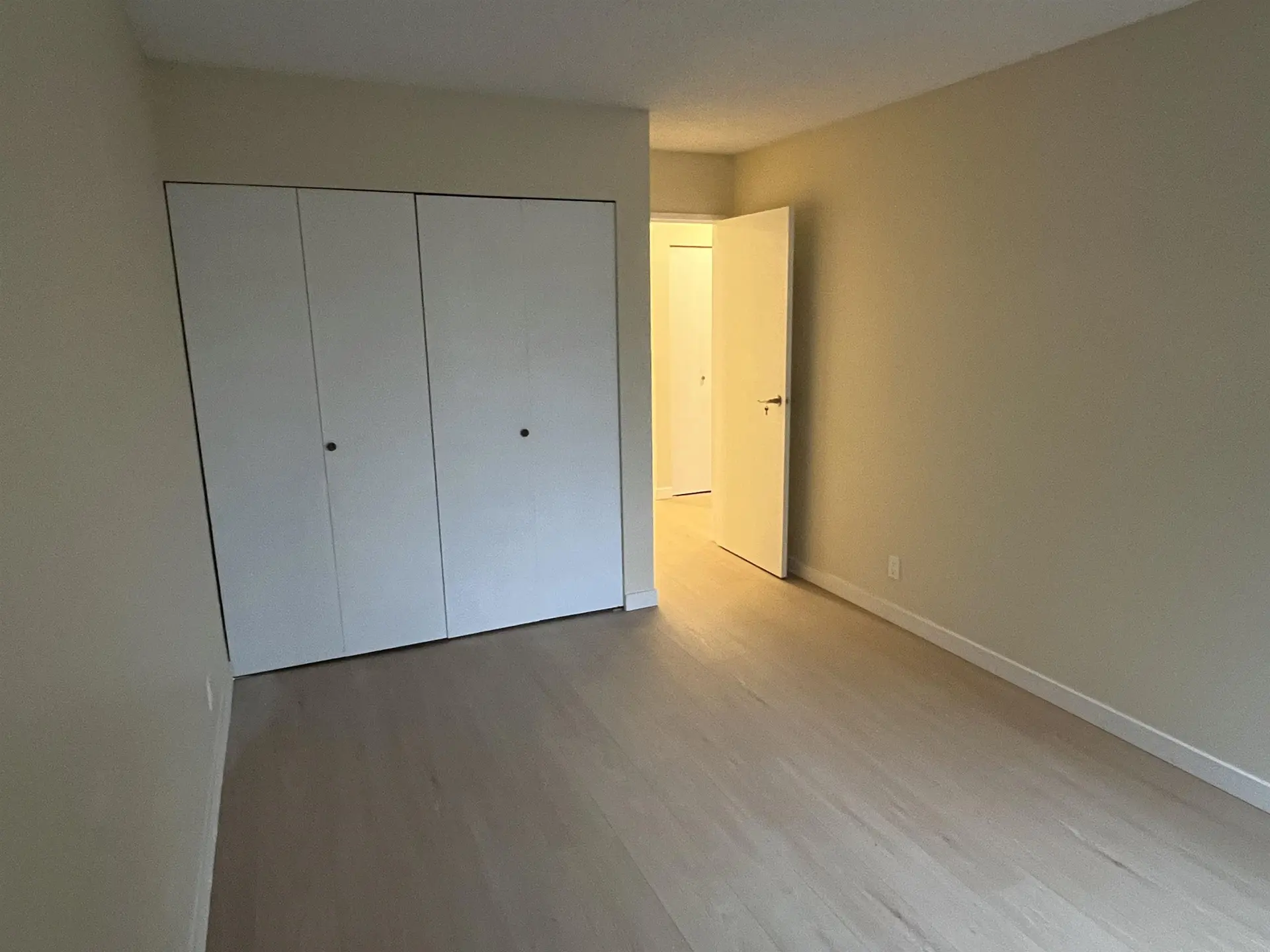 Property at #302 5500 COONEY ROAD, Richmond, BC