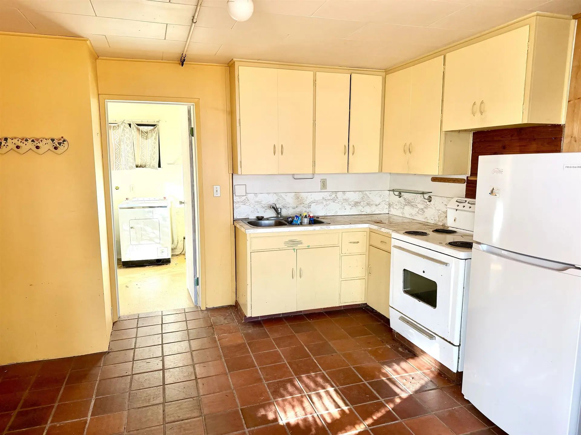 619 Marine Drive - Image 6