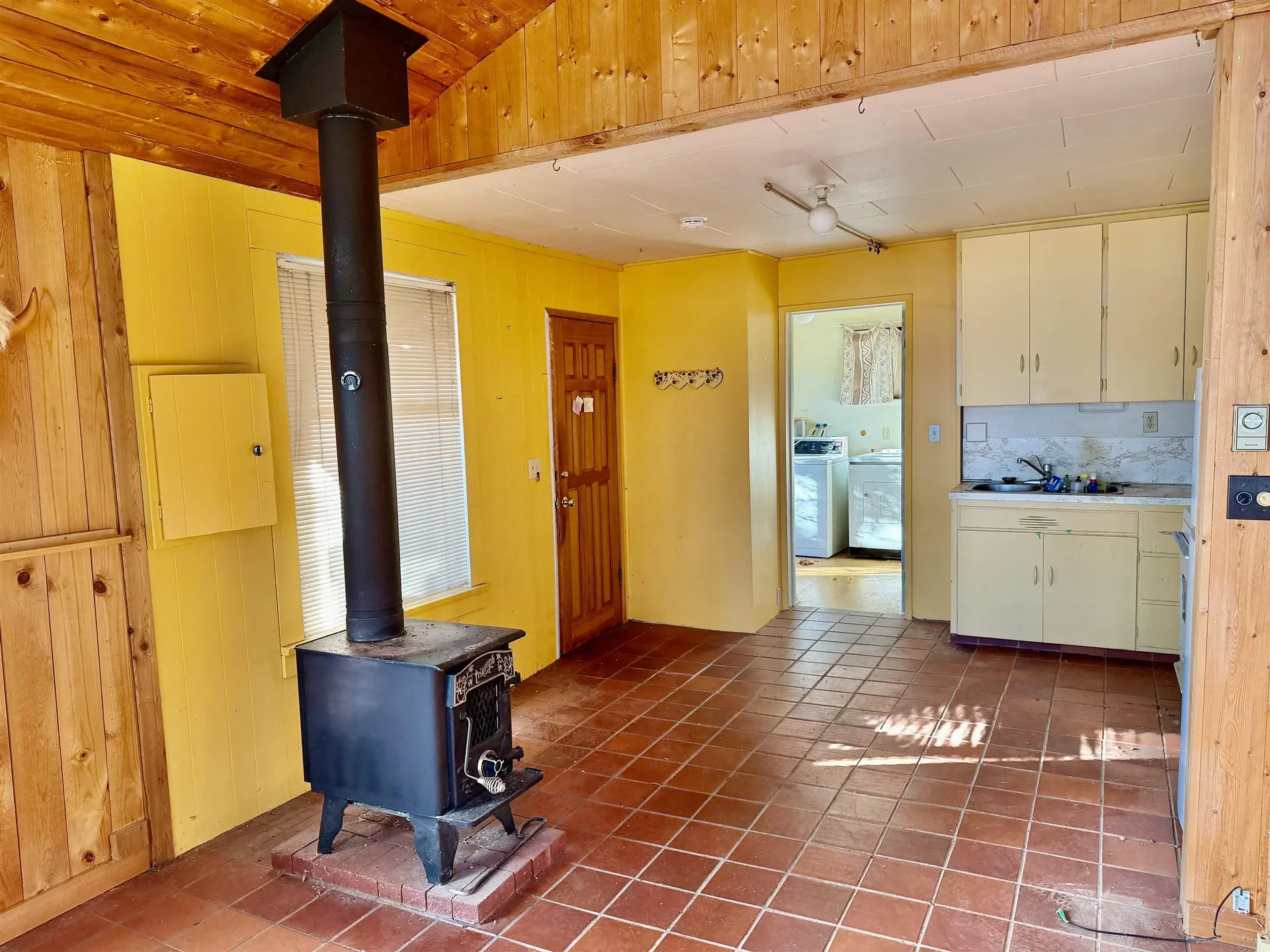 619 Marine Drive - Image 5