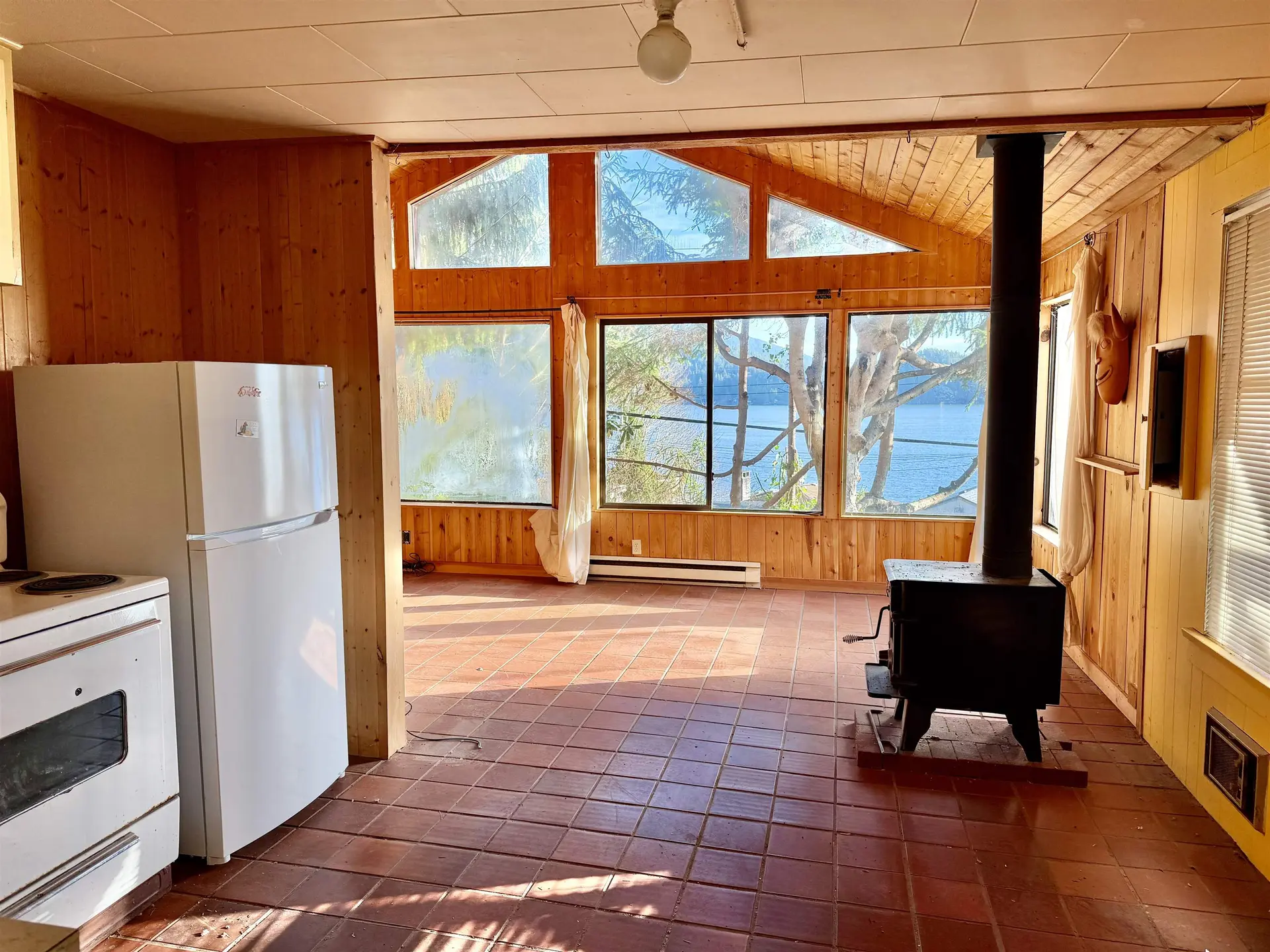 619 Marine Drive - Image 4