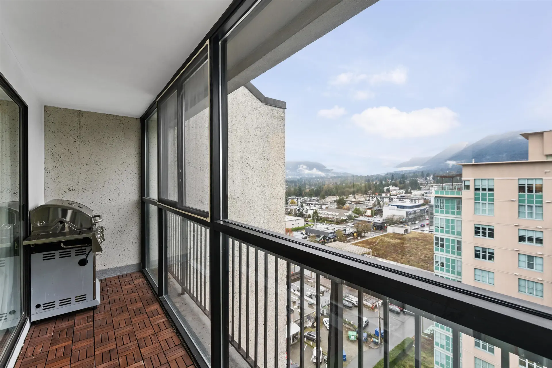 #1207 1515 Eastern Avenue - Image 12
