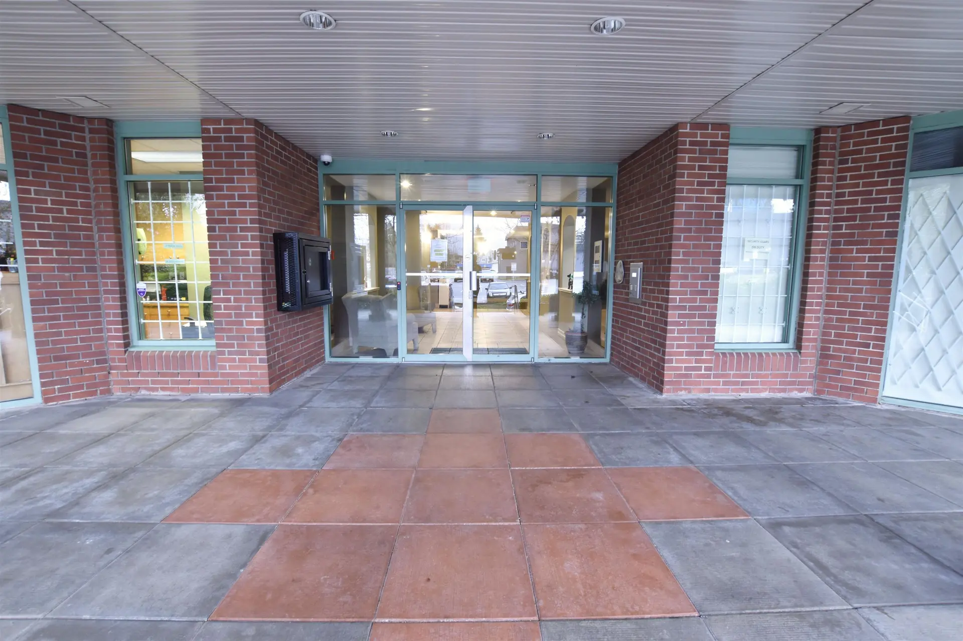 #206 22230 North Avenue - Image 2