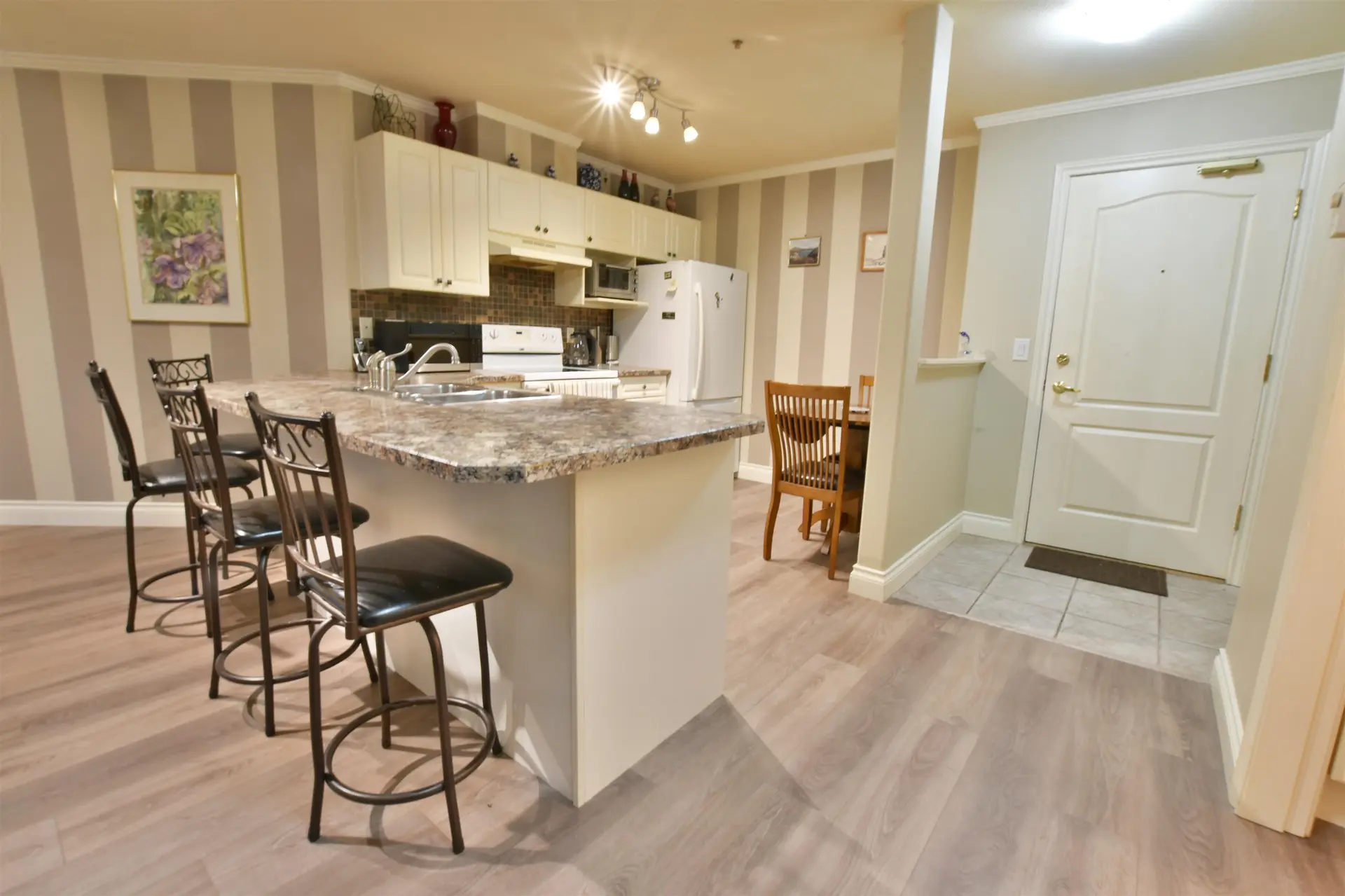 #206 22230 North Avenue - Image 3
