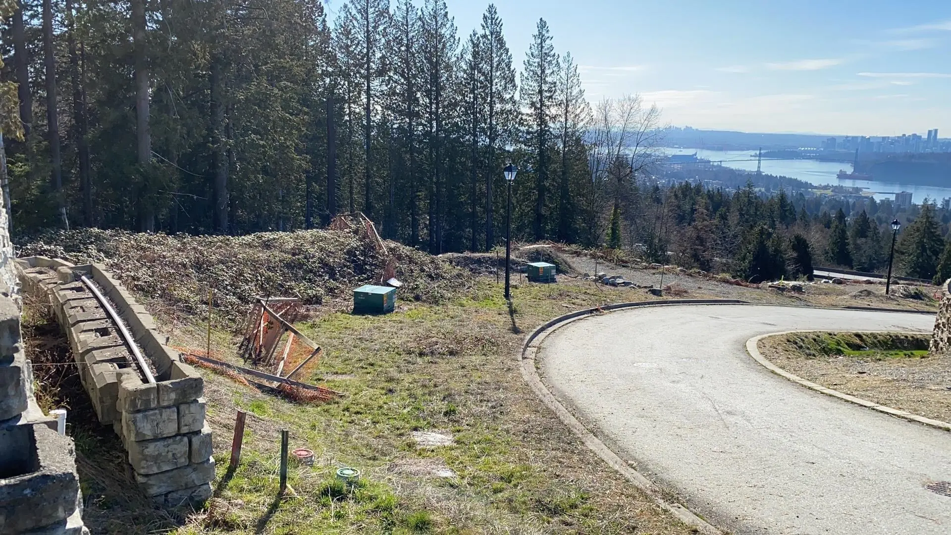 Property at 2124 UNION COURT, West Vancouver, BC