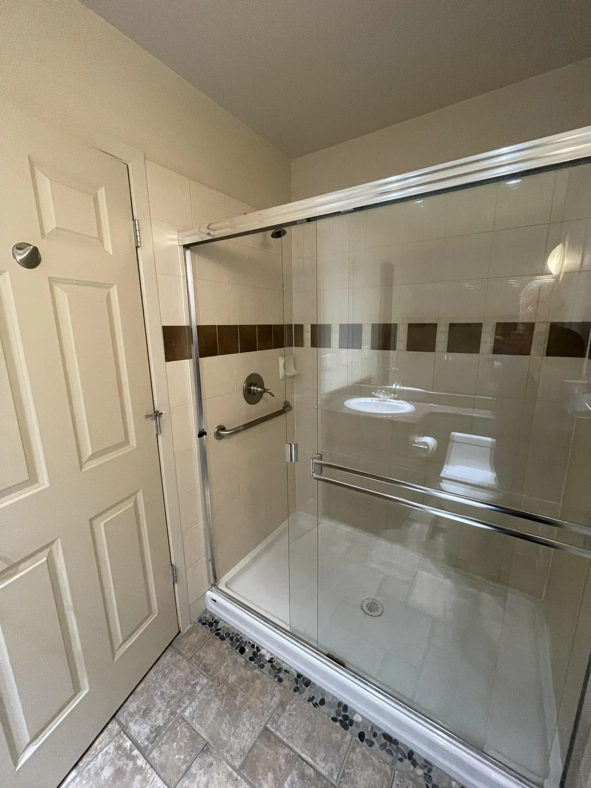 #207 580 Raven Woods Drive - Image 8