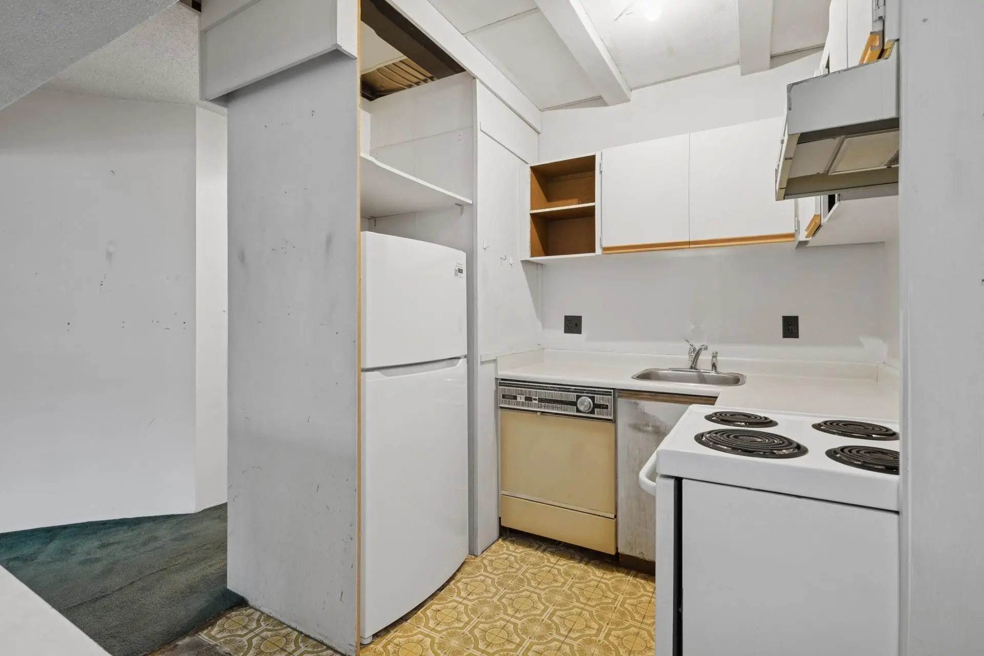 #205 341 Mahon Avenue - Image 6