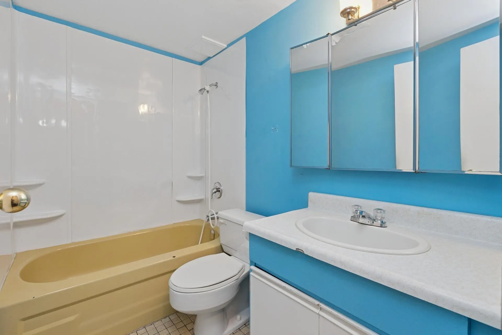 #205 341 Mahon Avenue - Image 10