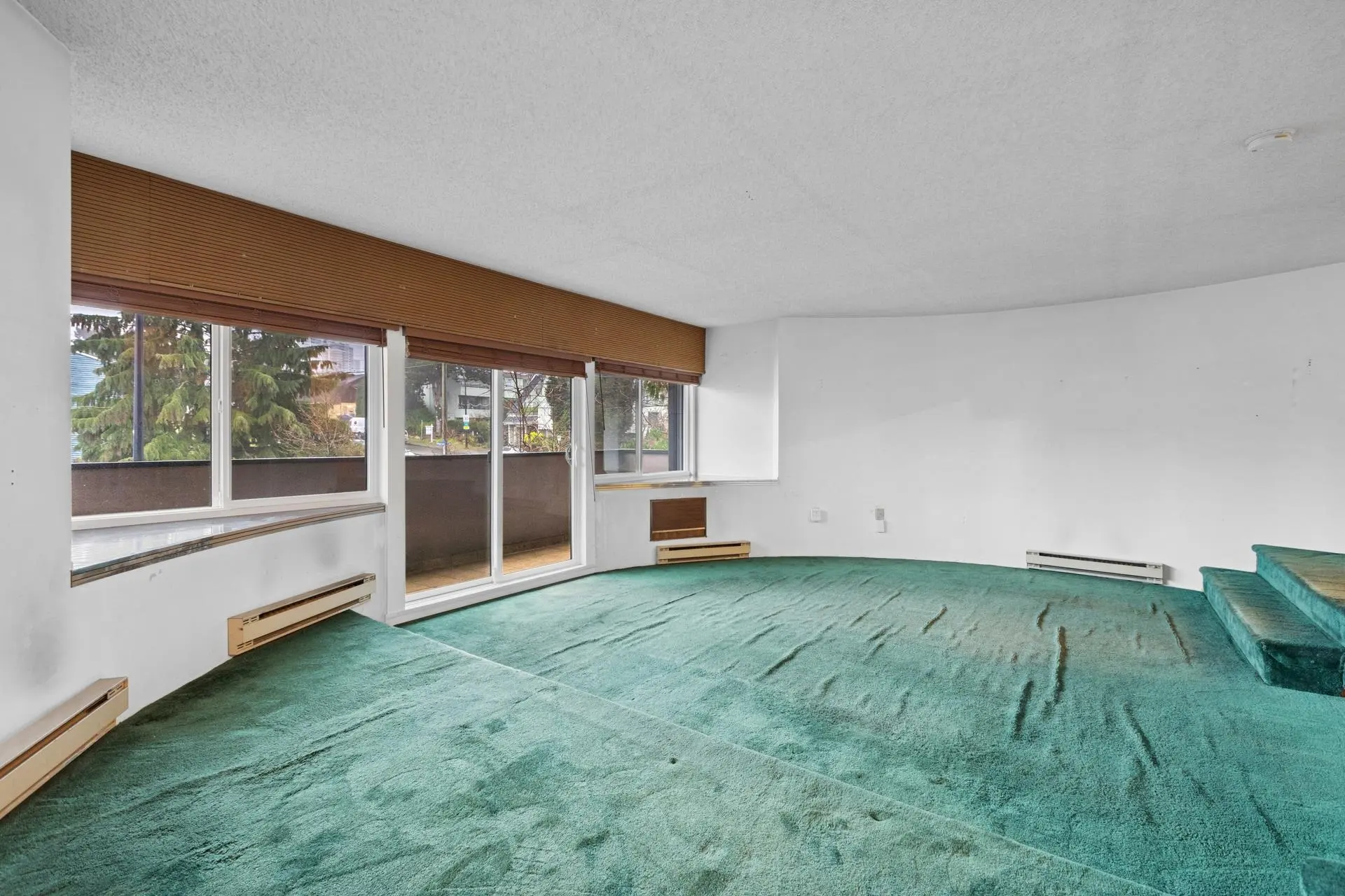 #205 341 Mahon Avenue - Image 4