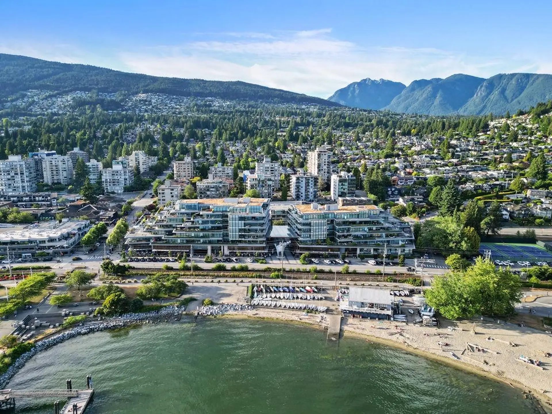 #203 1331 Marine Drive - Image 3