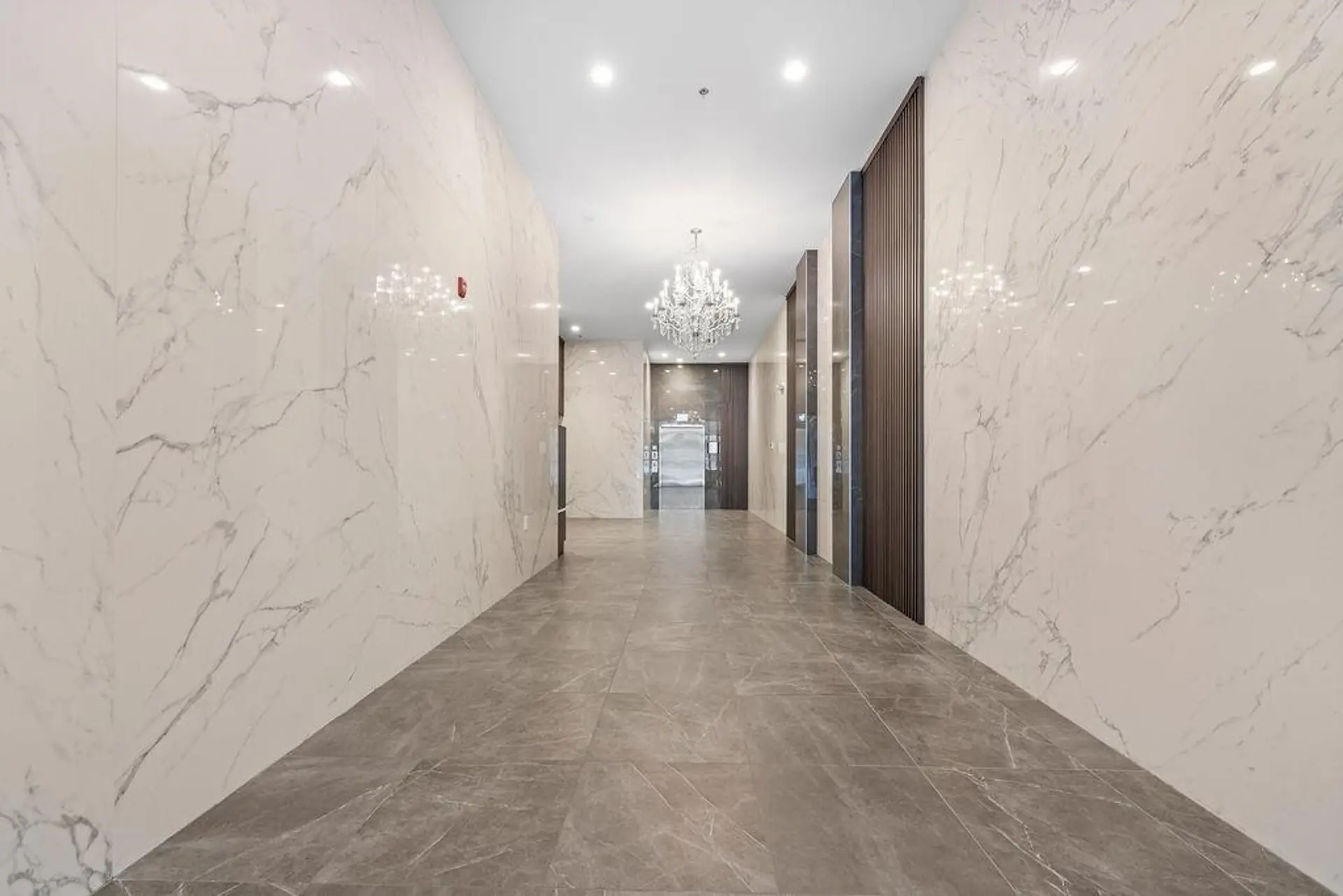 #203 1331 Marine Drive - Image 13
