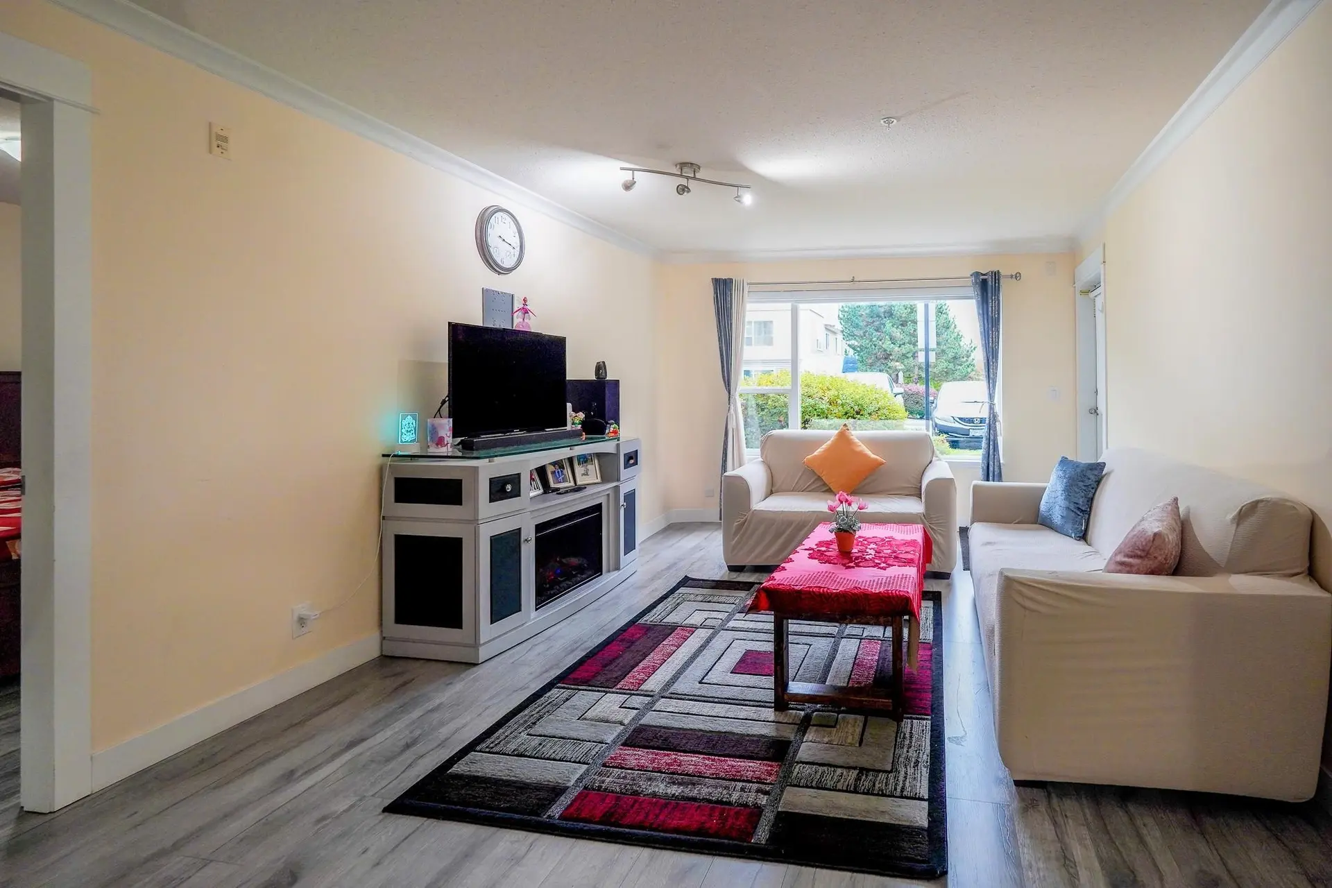 #101 2955 Diamond Crescent - Image 10