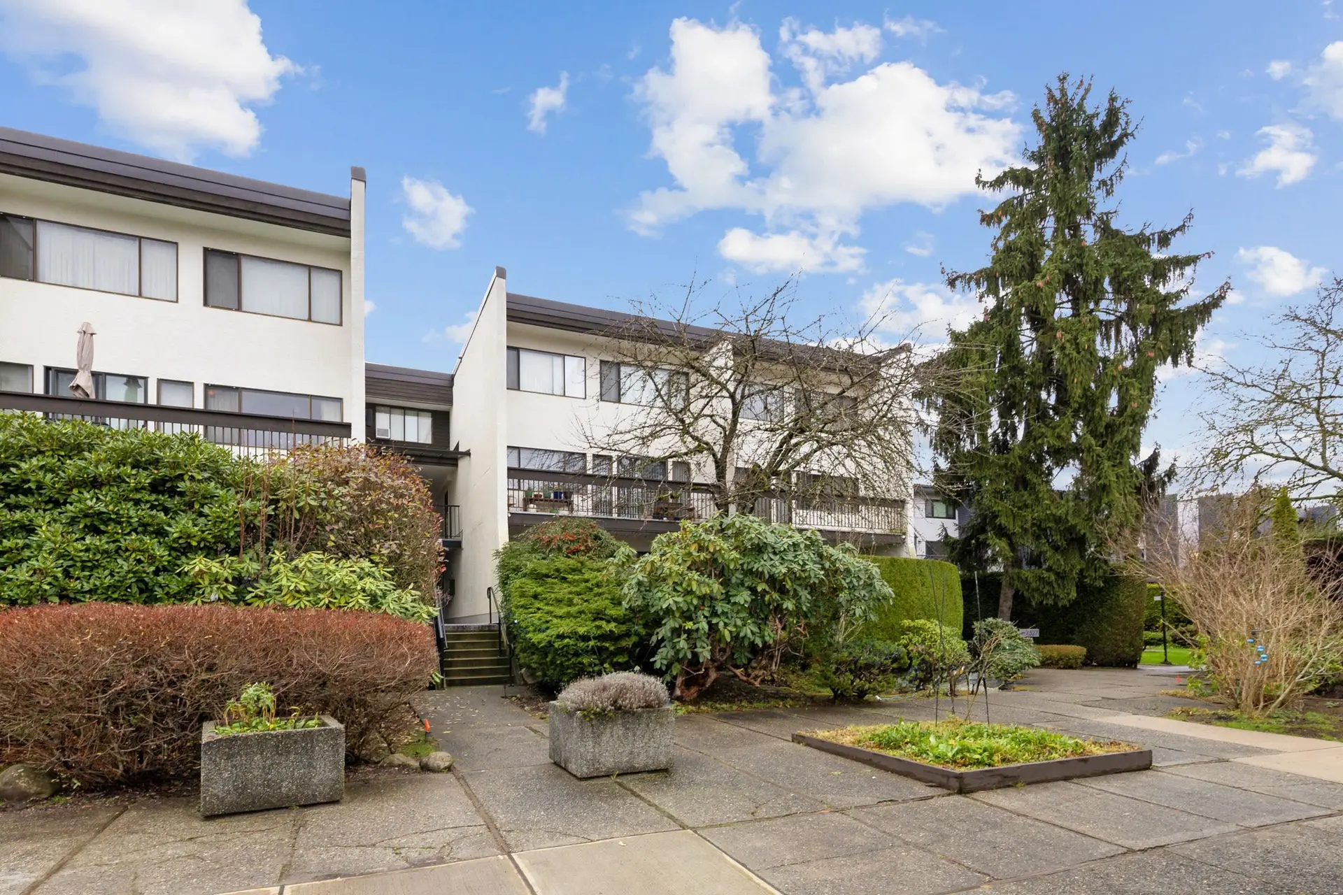 #5 7327 Montecito Drive - Image 1