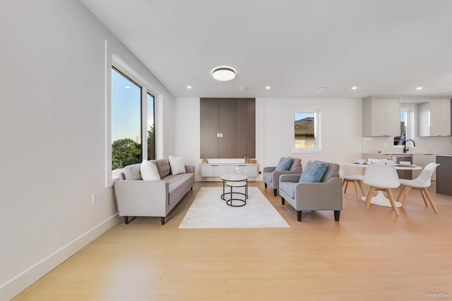 #4 4211 Graveley Street - Image 2