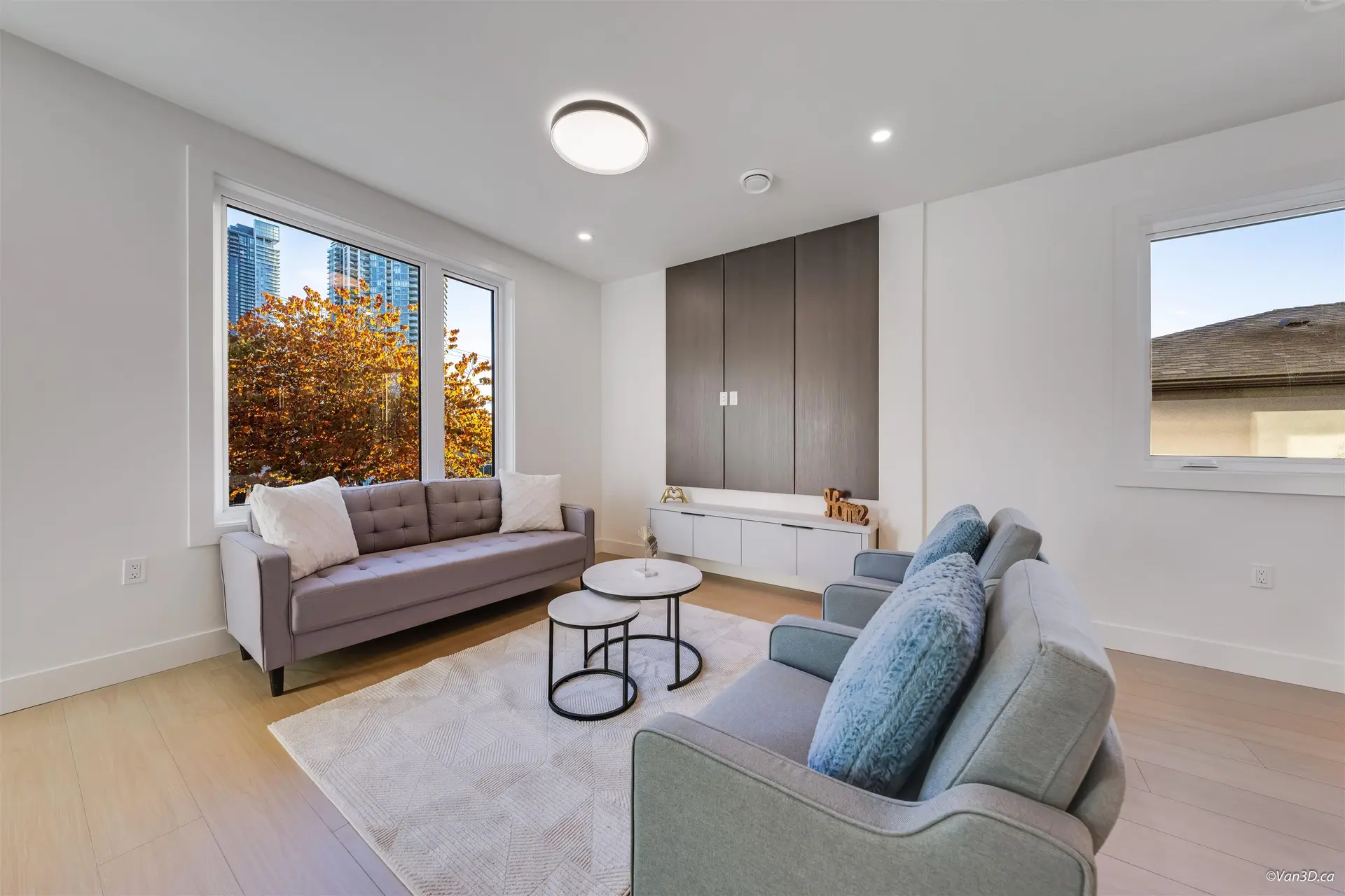 #4 4211 Graveley Street - Image 3