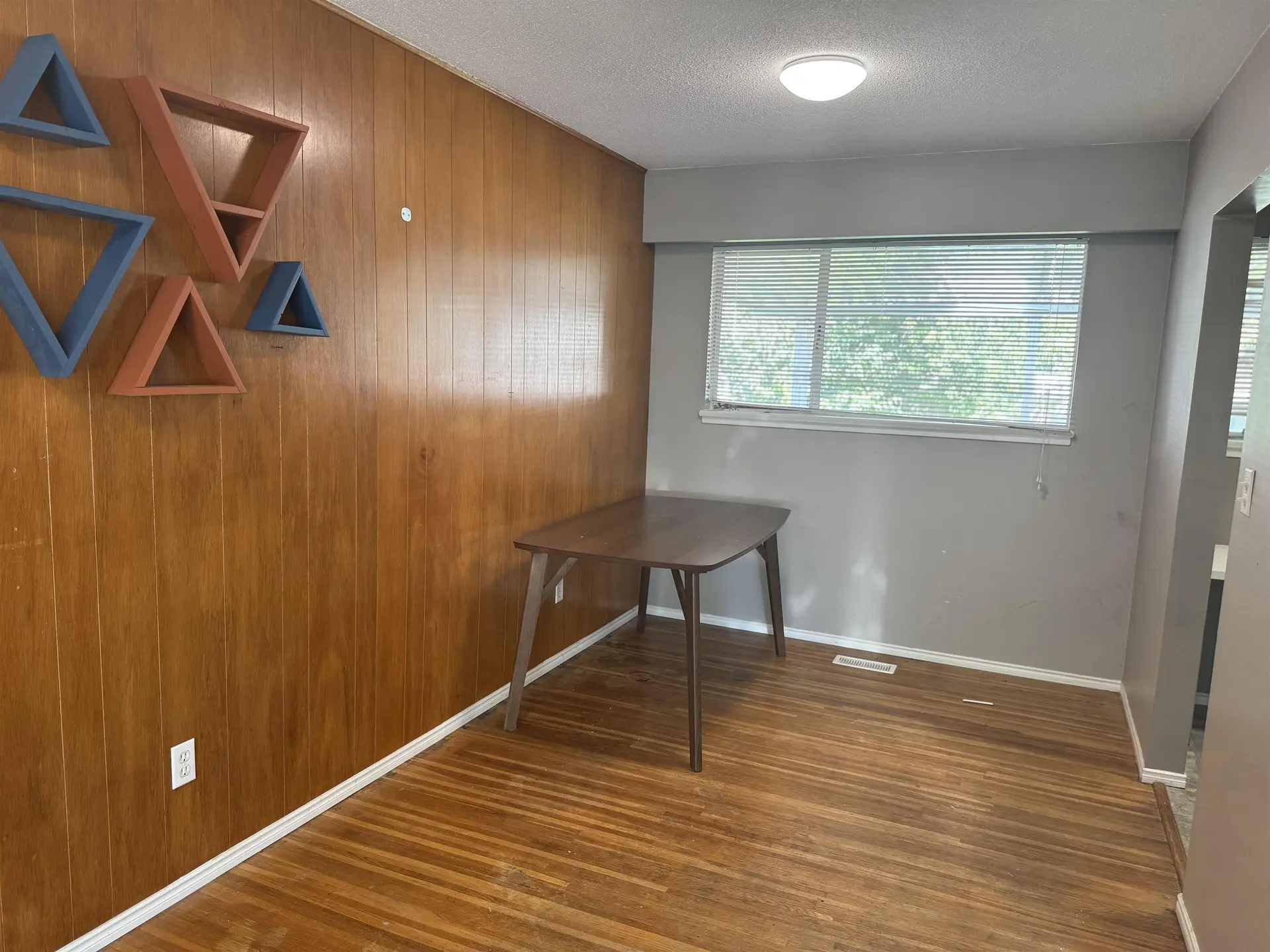 3571 Rosamond Avenue - Image 6