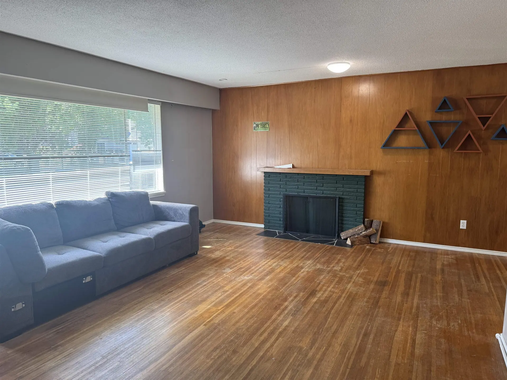 3571 Rosamond Avenue - Image 5