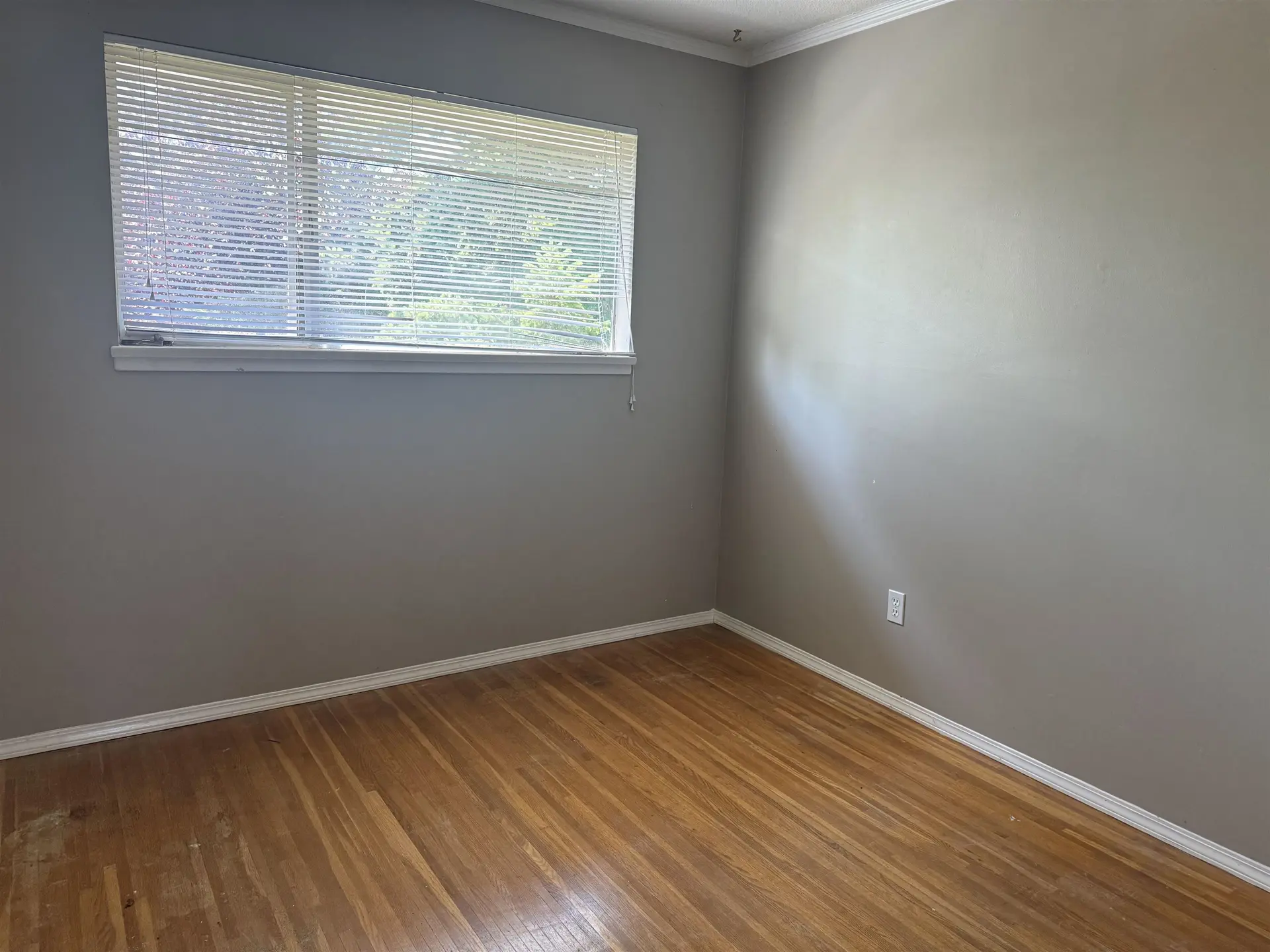 3571 Rosamond Avenue - Image 10