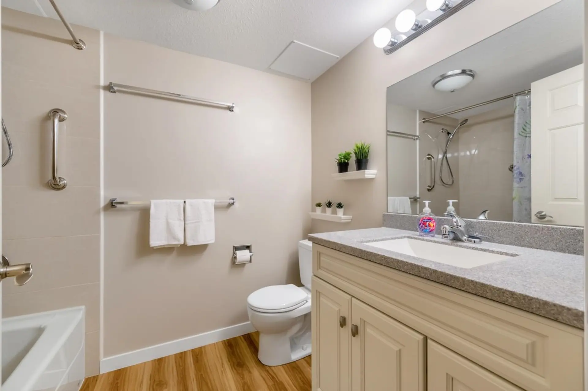 #101 11240 Mellis Drive - Image 11