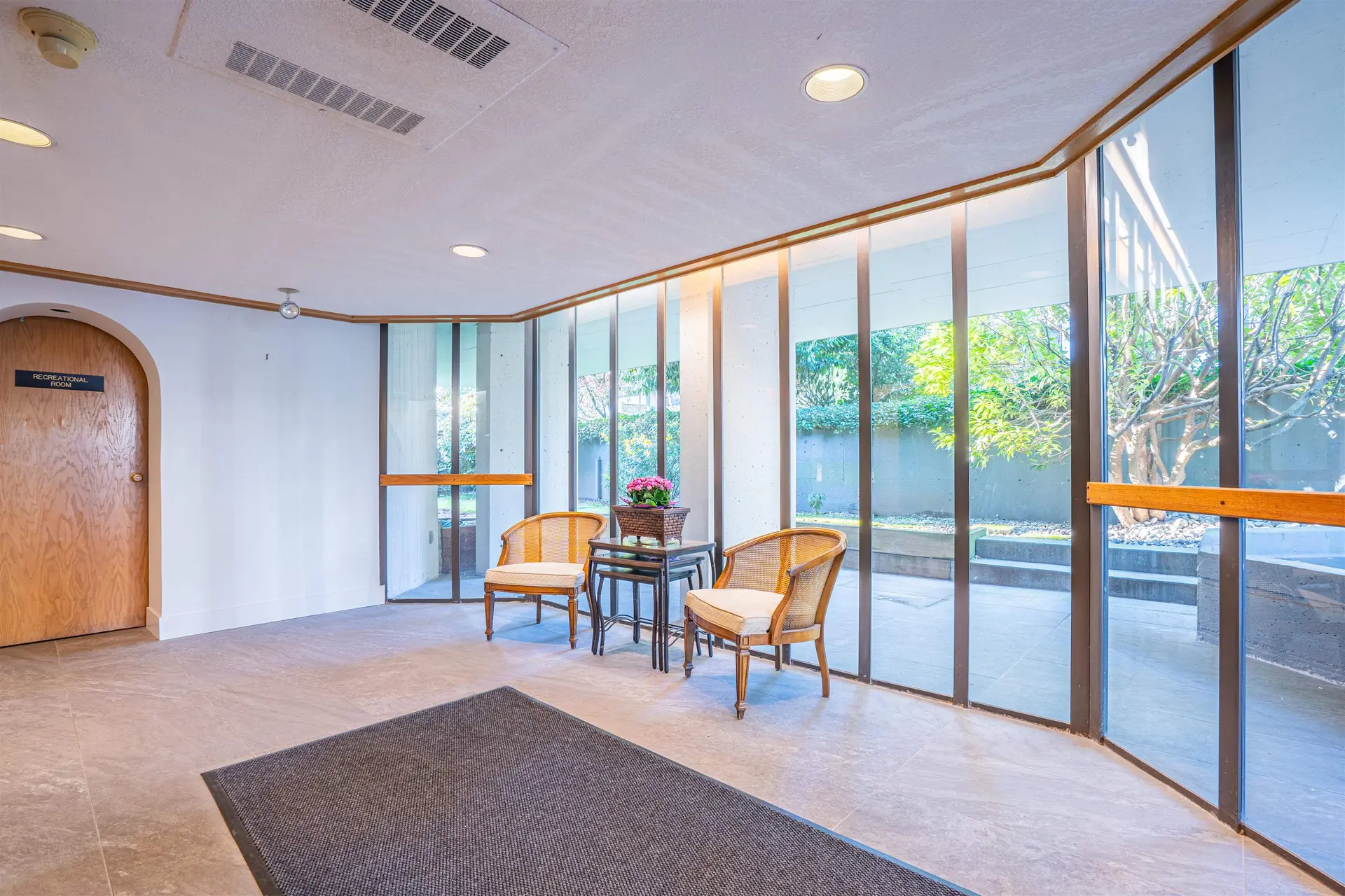 Property at #102 747 17TH STREET, West Vancouver, BC