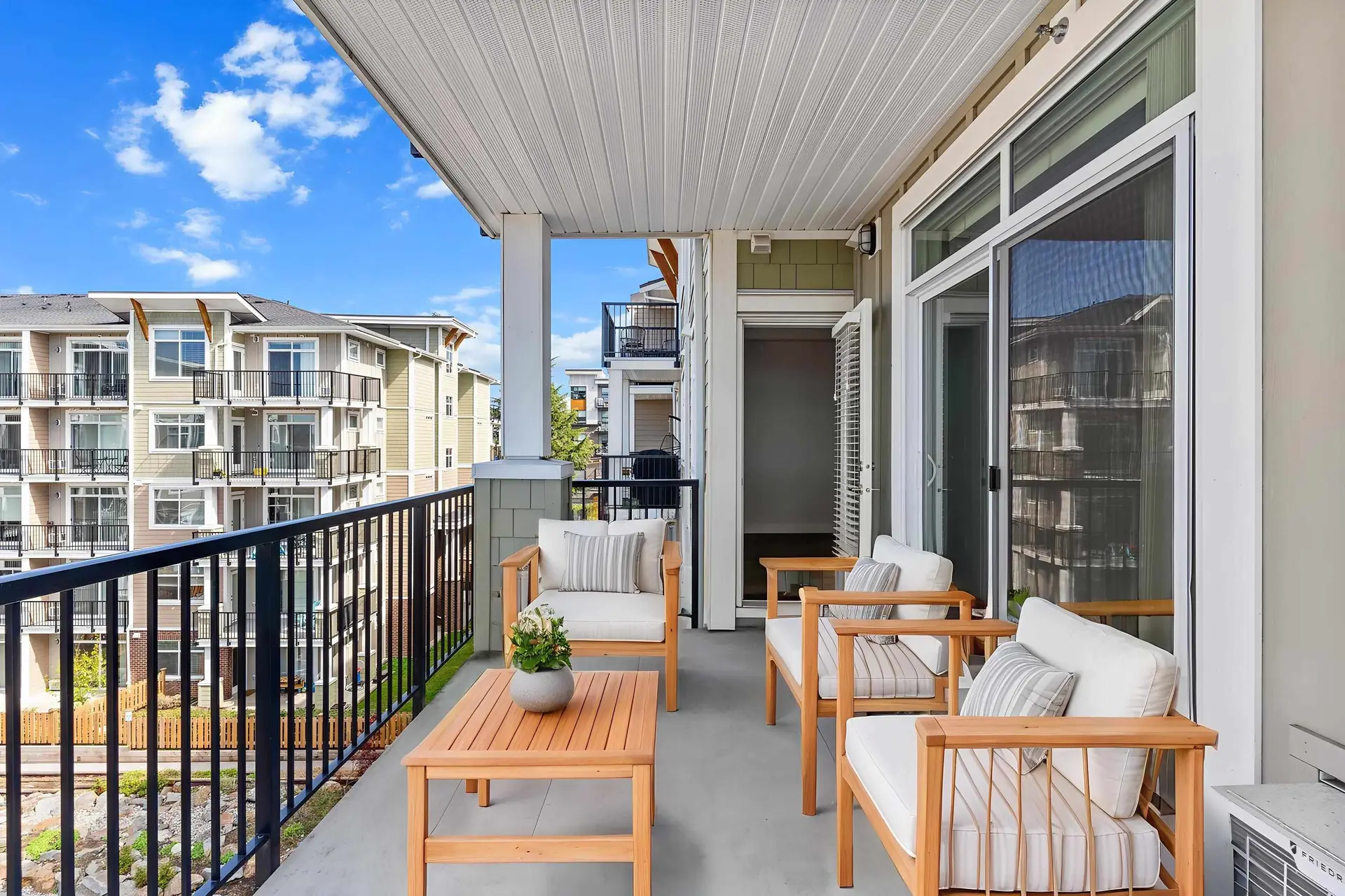 #312 20696 Eastleigh Crescent - Image 4