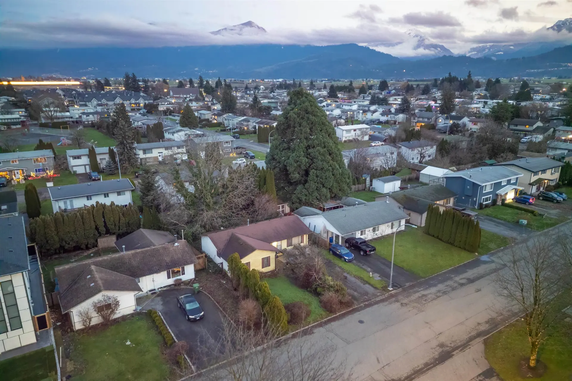 8900 Charles Street - Image 11