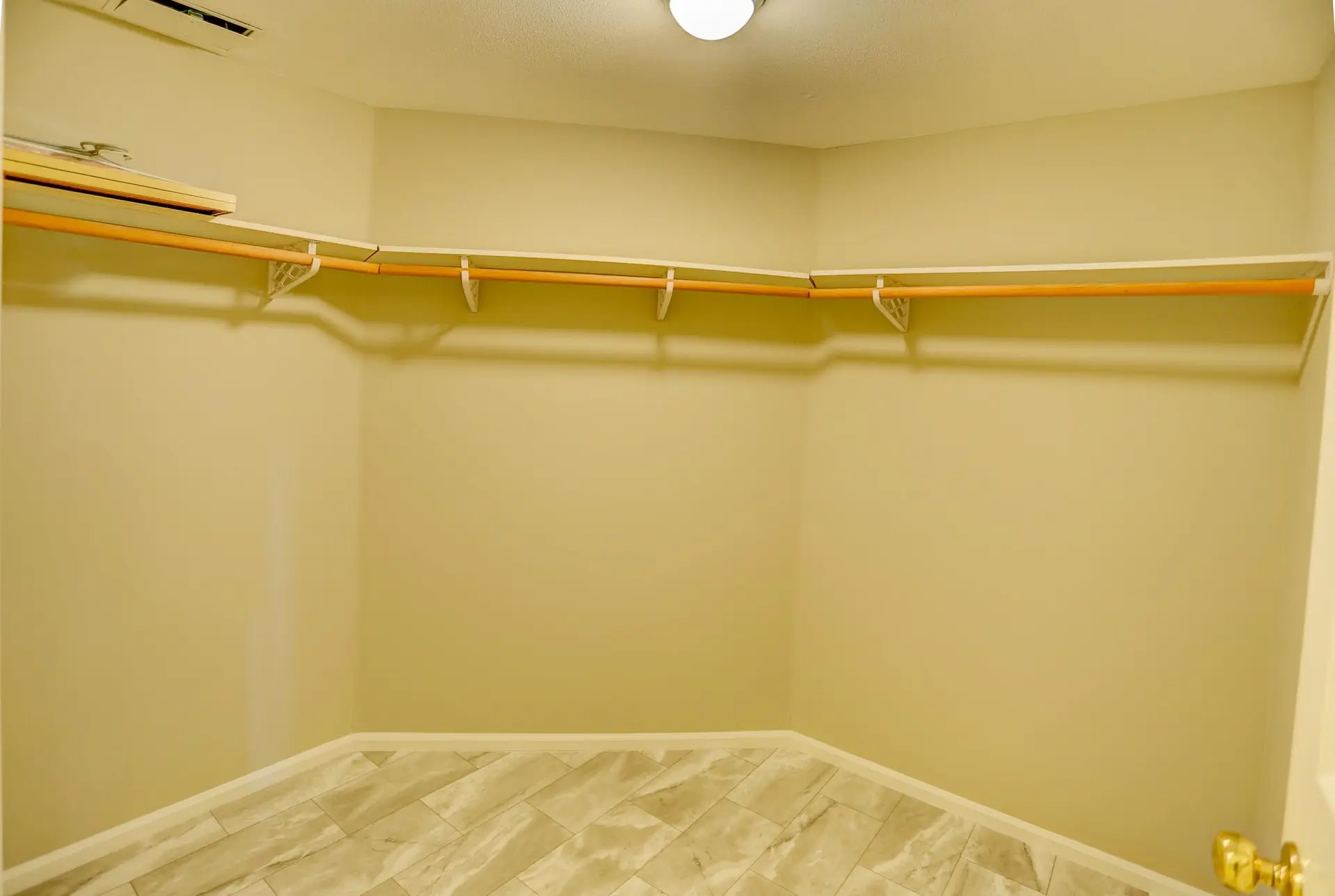 #220 760 Kingsway - Image 15