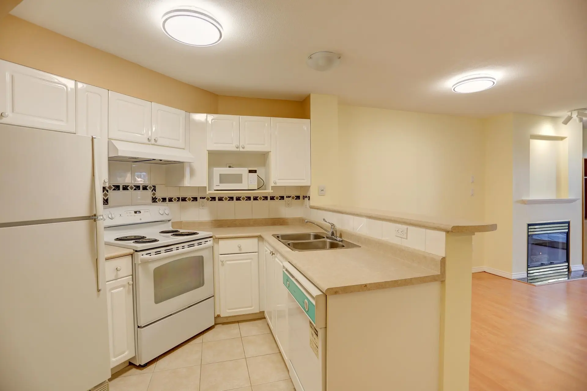 #220 760 Kingsway - Image 11