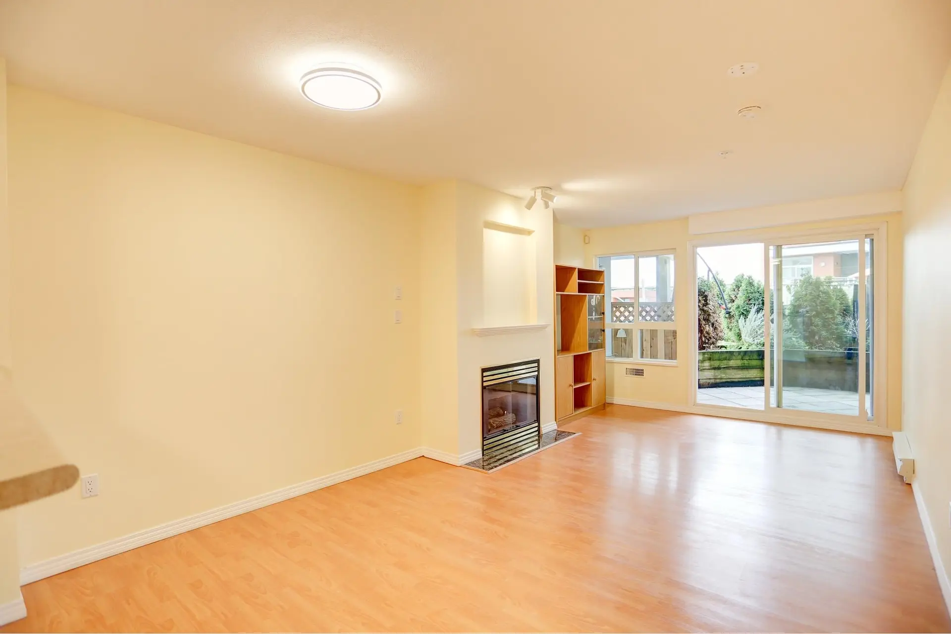 #220 760 Kingsway - Image 4