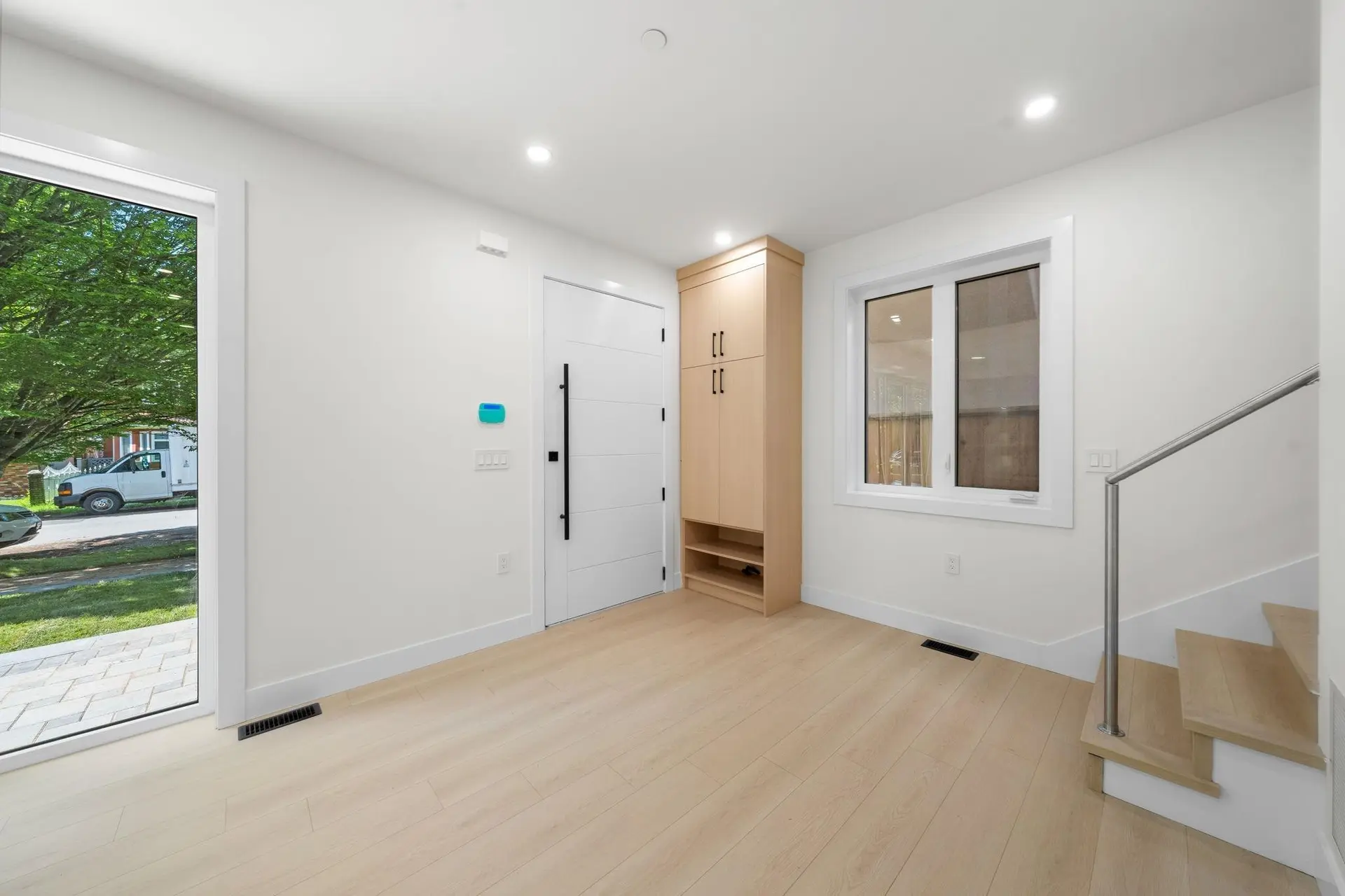 #1 3425 Archimedes Street - Image 2