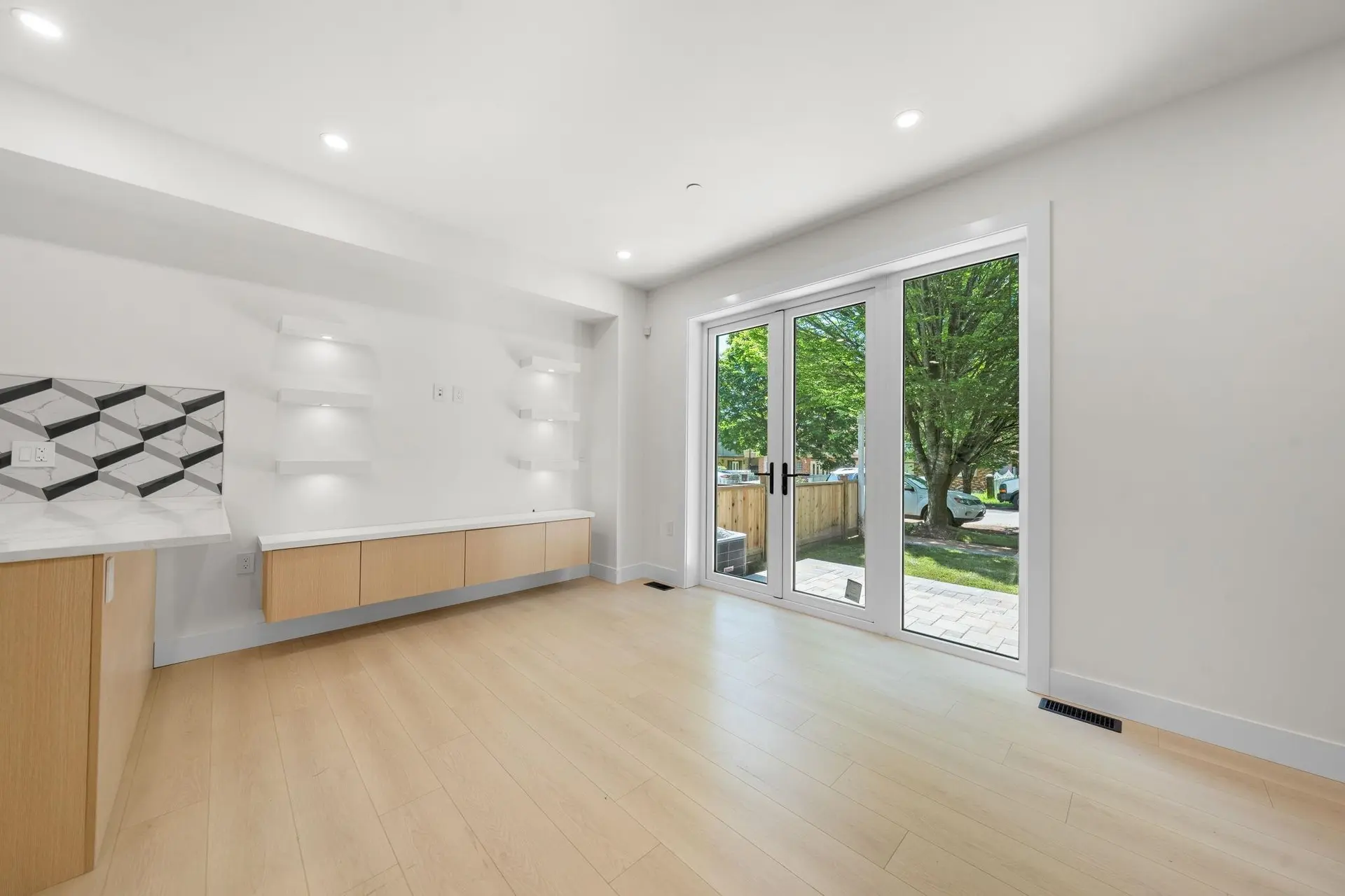#1 3425 Archimedes Street - Image 5