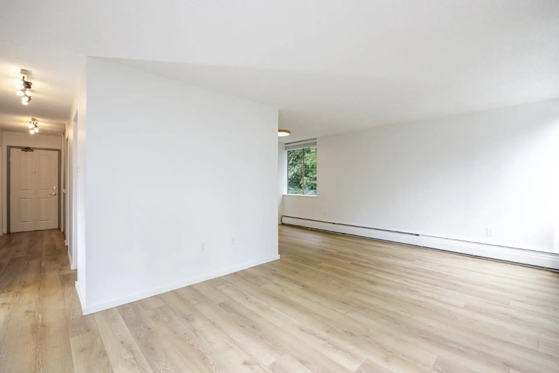 Property at #304 2008 FULLERTON AVENUE, North Vancouver, BC