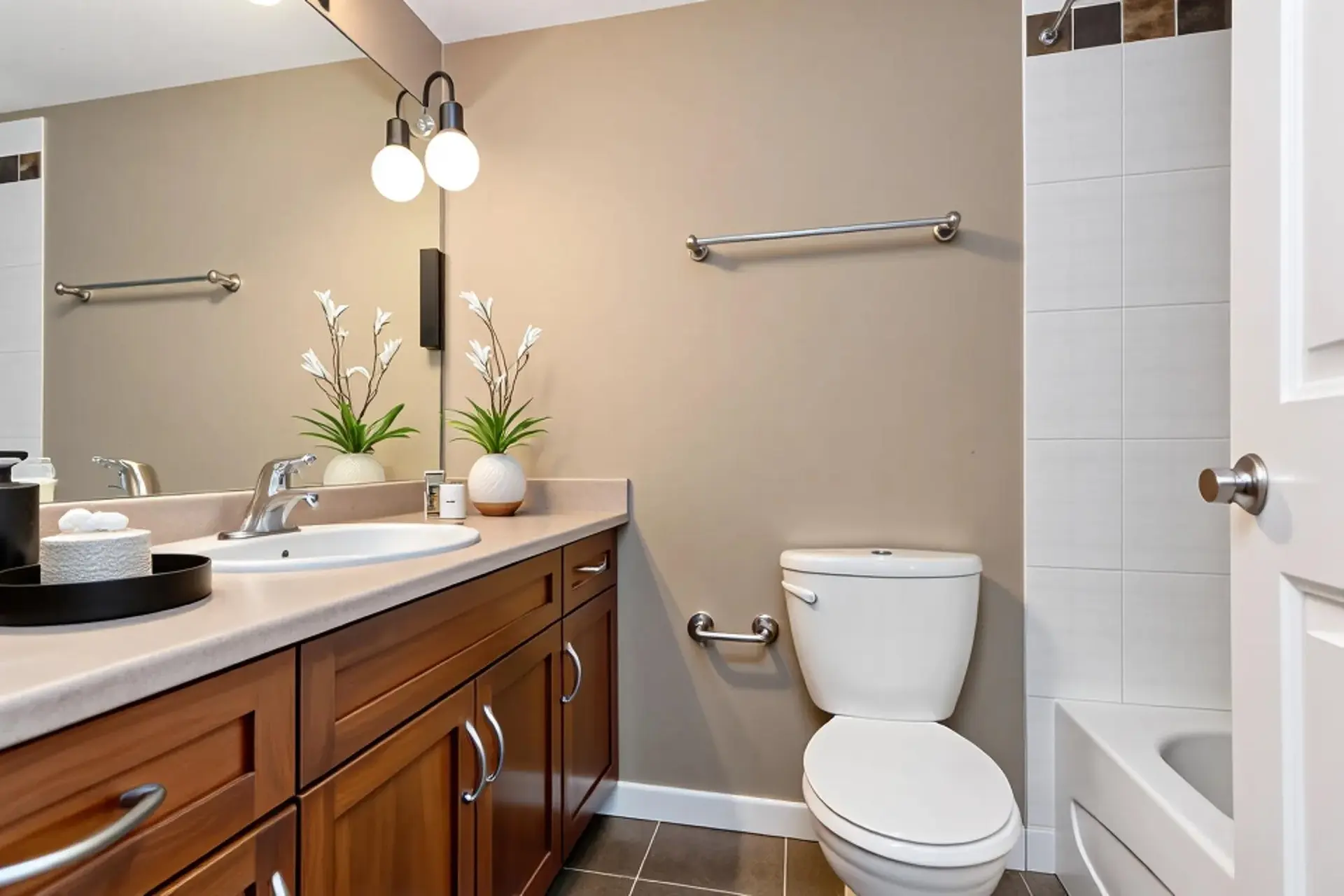 Property at #104 2038 SANDALWOOD CRESCENT, Abbotsford, BC