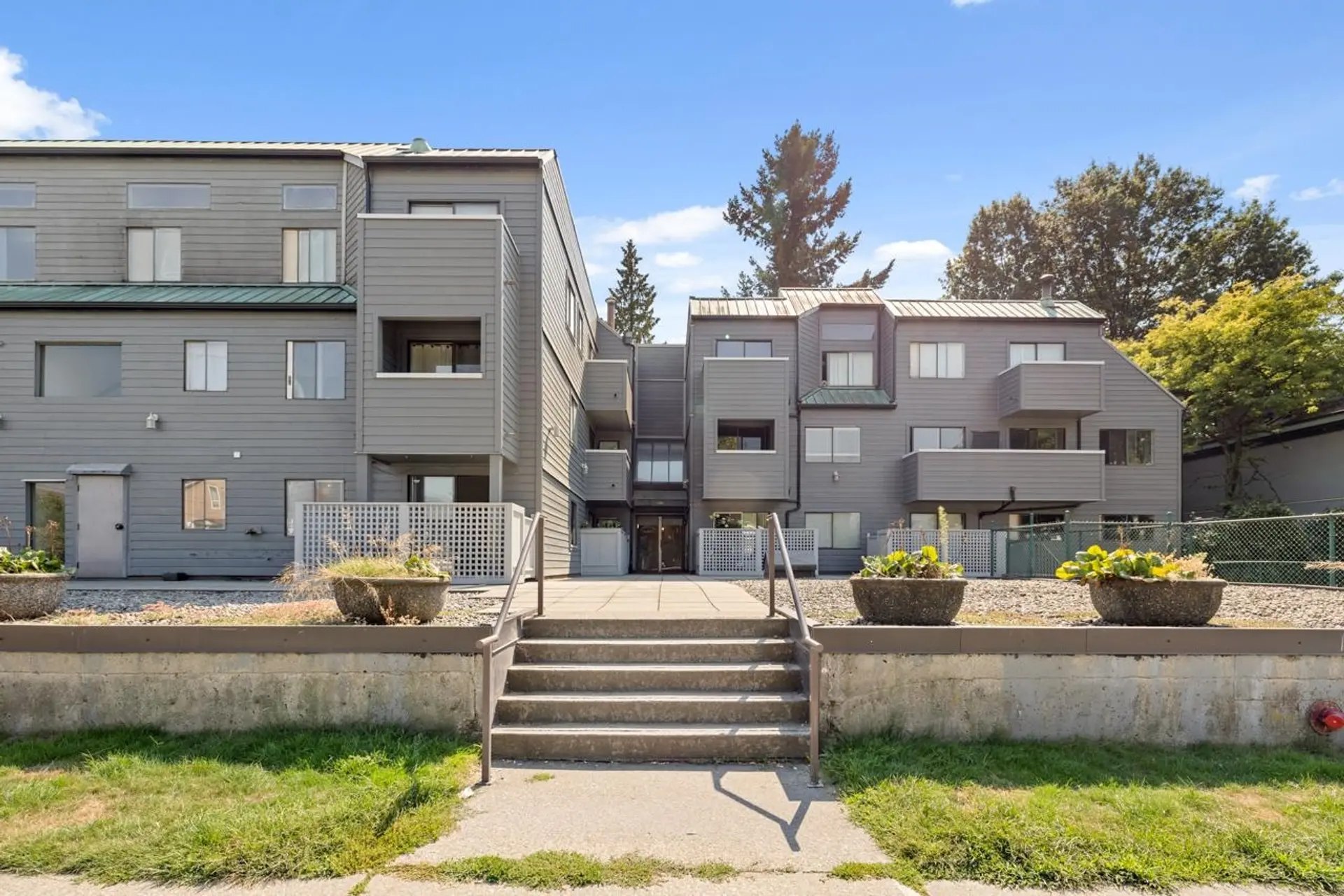 #110 1948 Coquitlam Avenue - Image 2