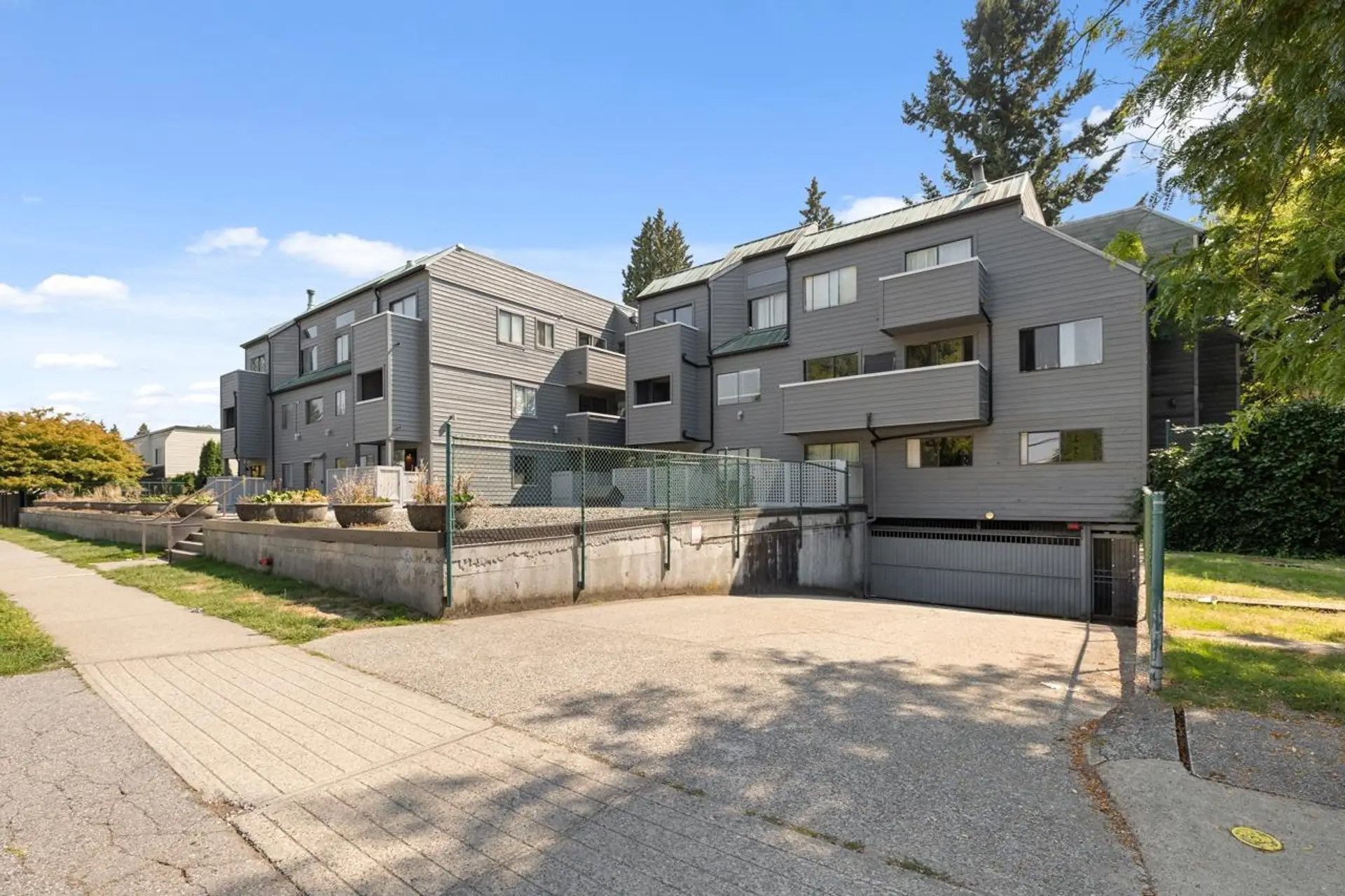 #110 1948 Coquitlam Avenue - Image 3