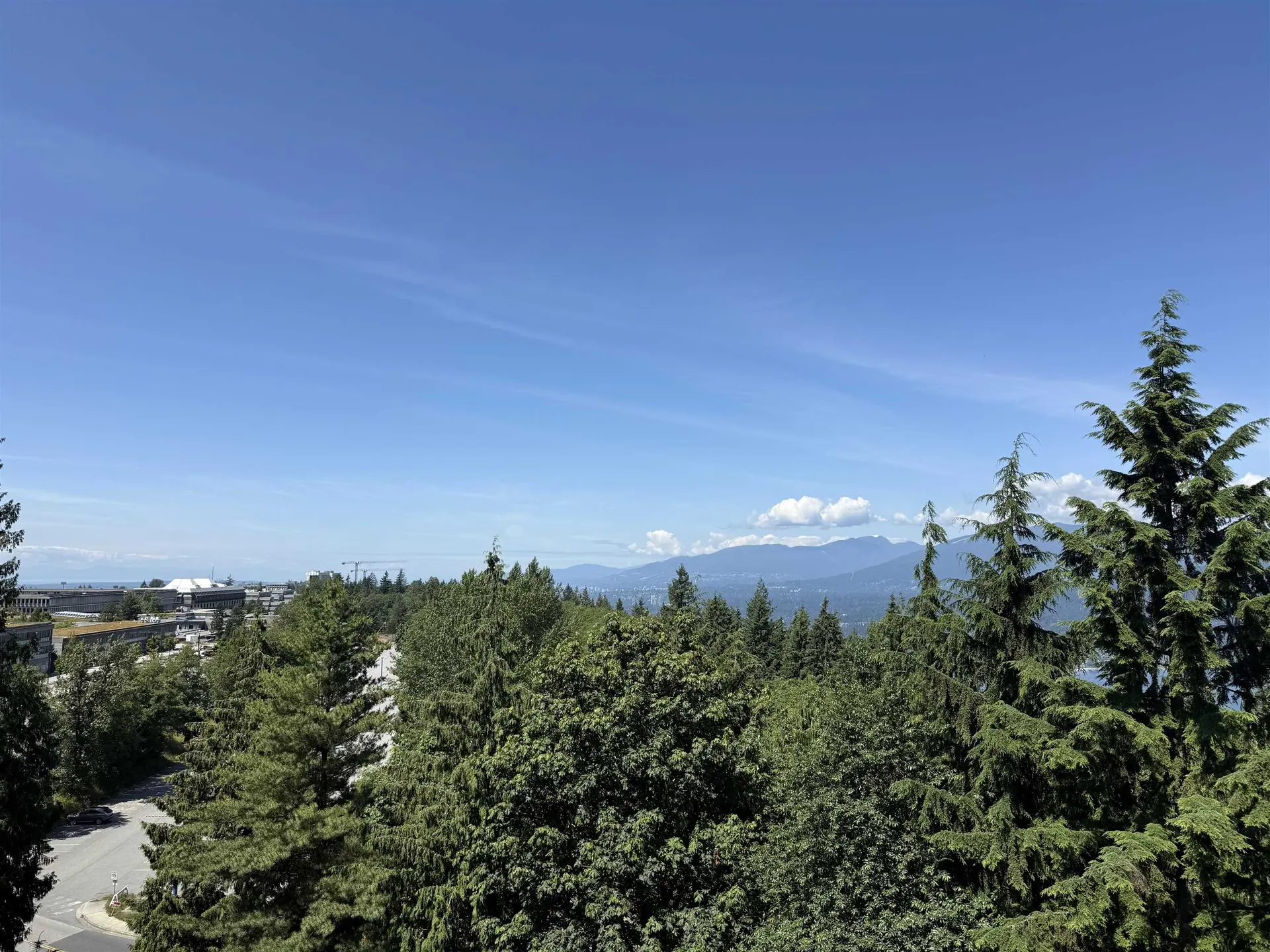 #609 8850 University Crescent - Image 3