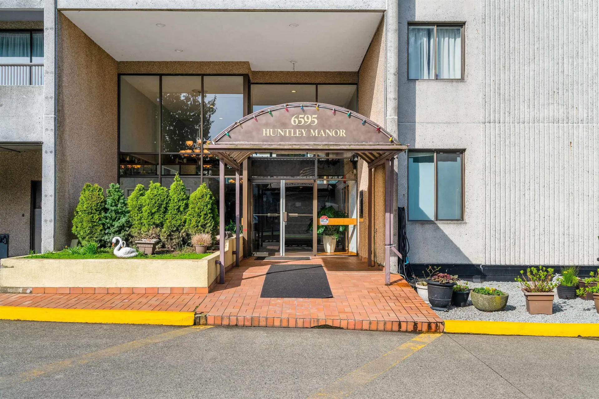 #608 6595 Willingdon Avenue - Image 2