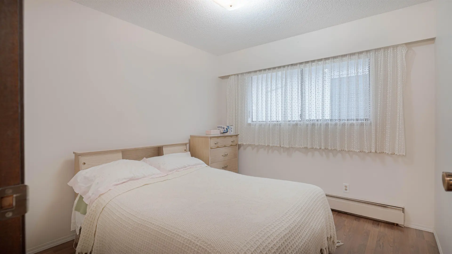 2628 E 8th Avenue - Image 13