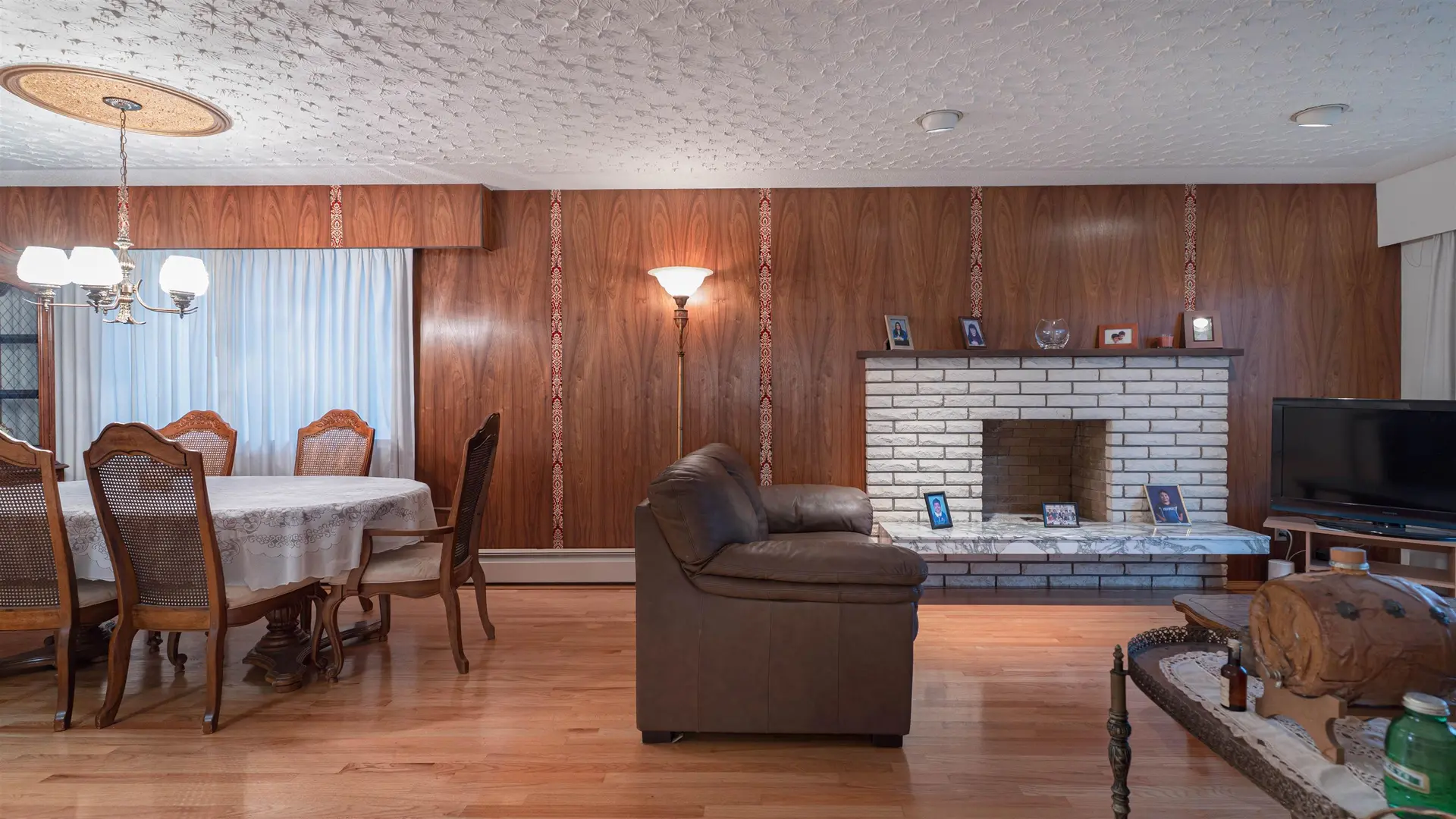 2628 E 8th Avenue - Image 17