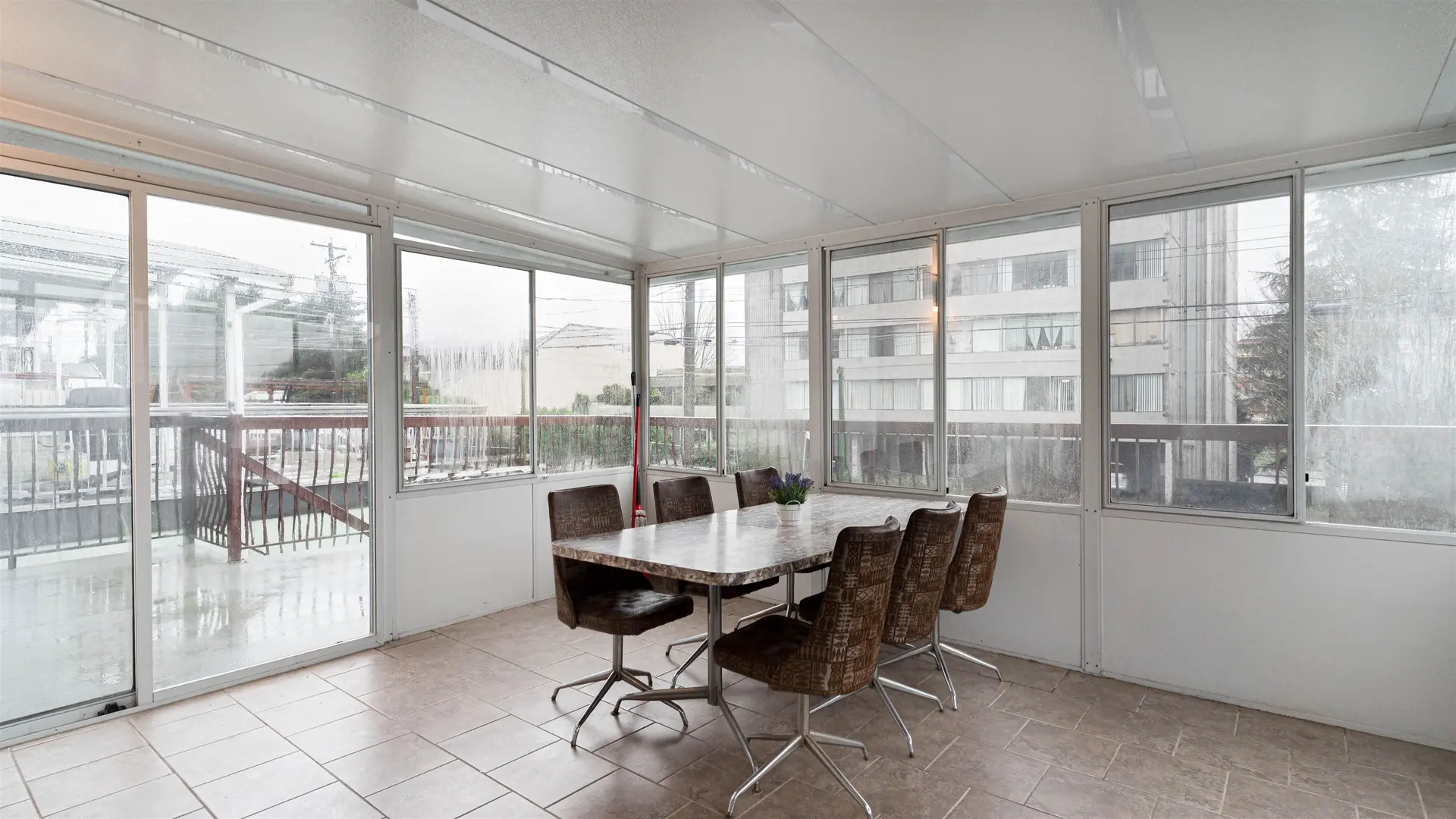 2628 E 8th Avenue - Image 16