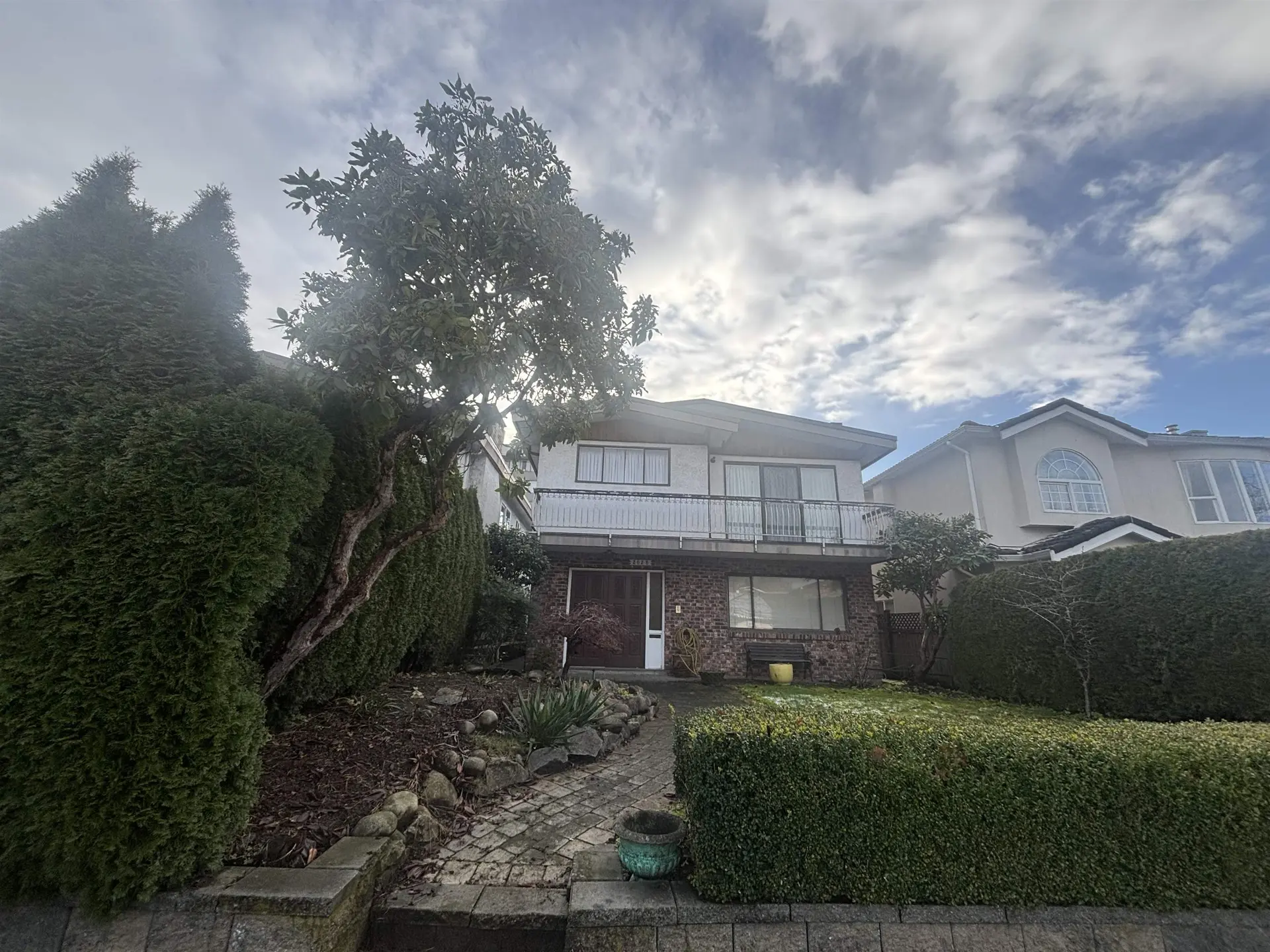 2628 E 8th Avenue - Image 1