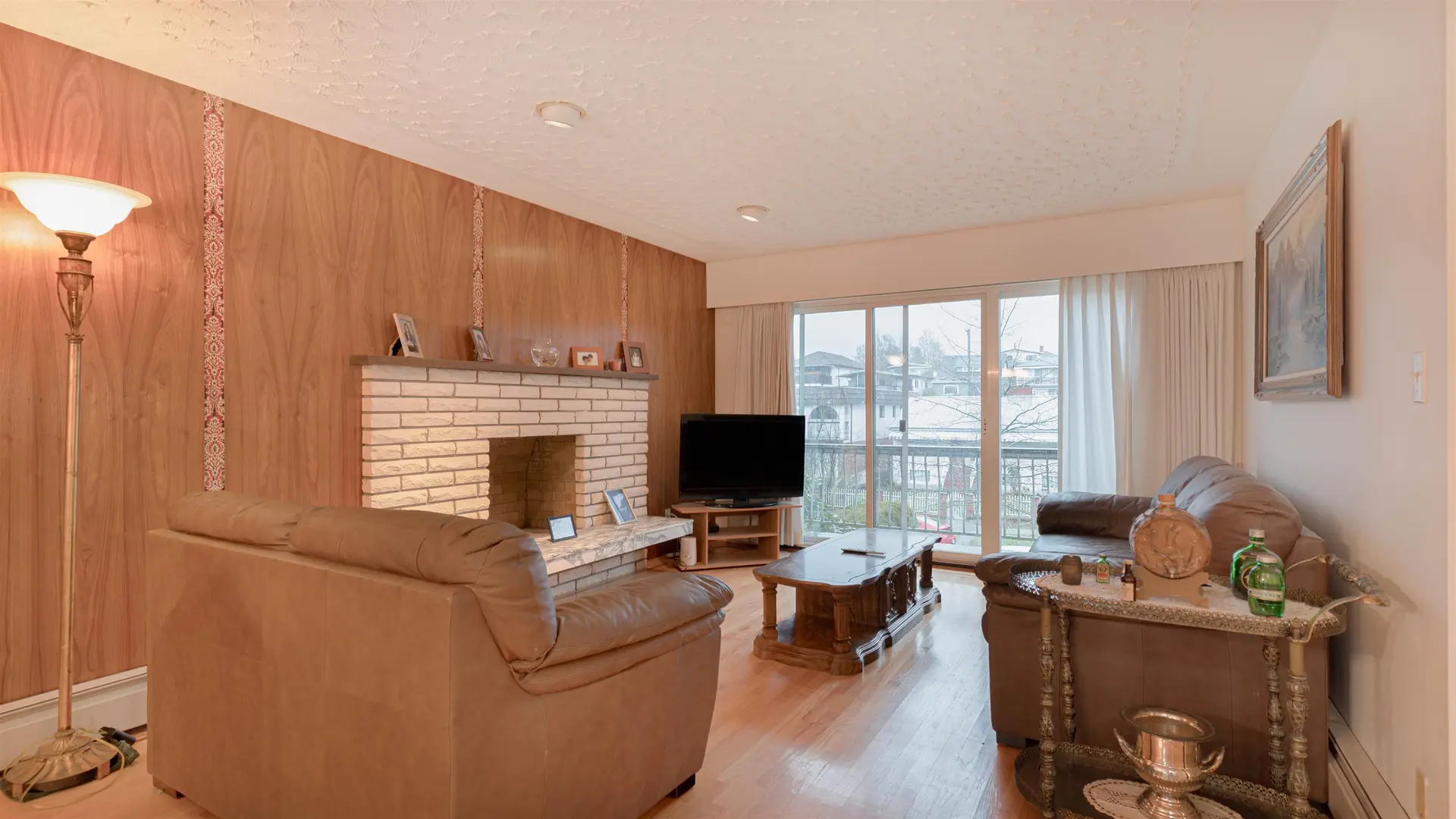 2628 E 8th Avenue - Image 11