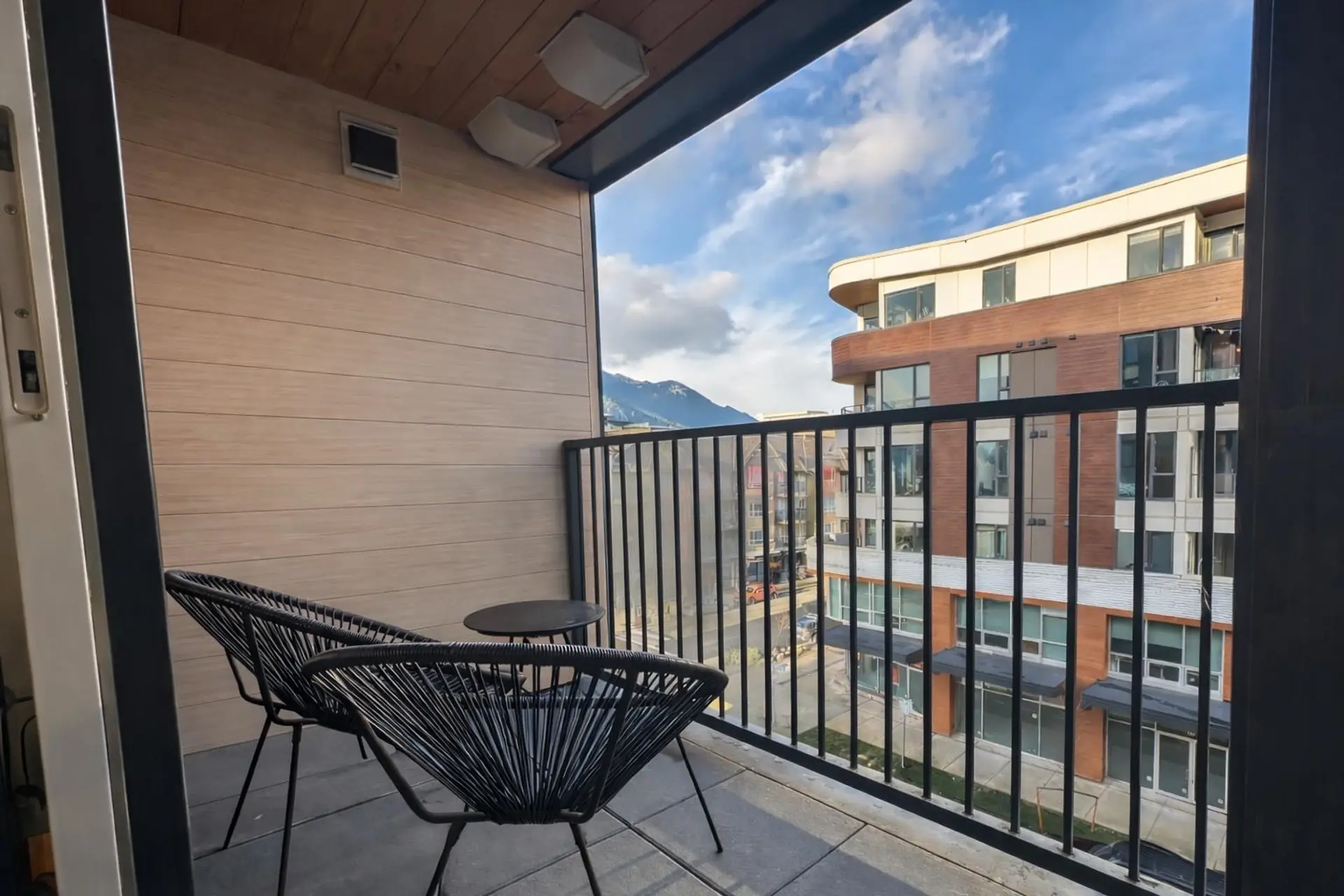 #405 37994 Second Avenue - Image 11