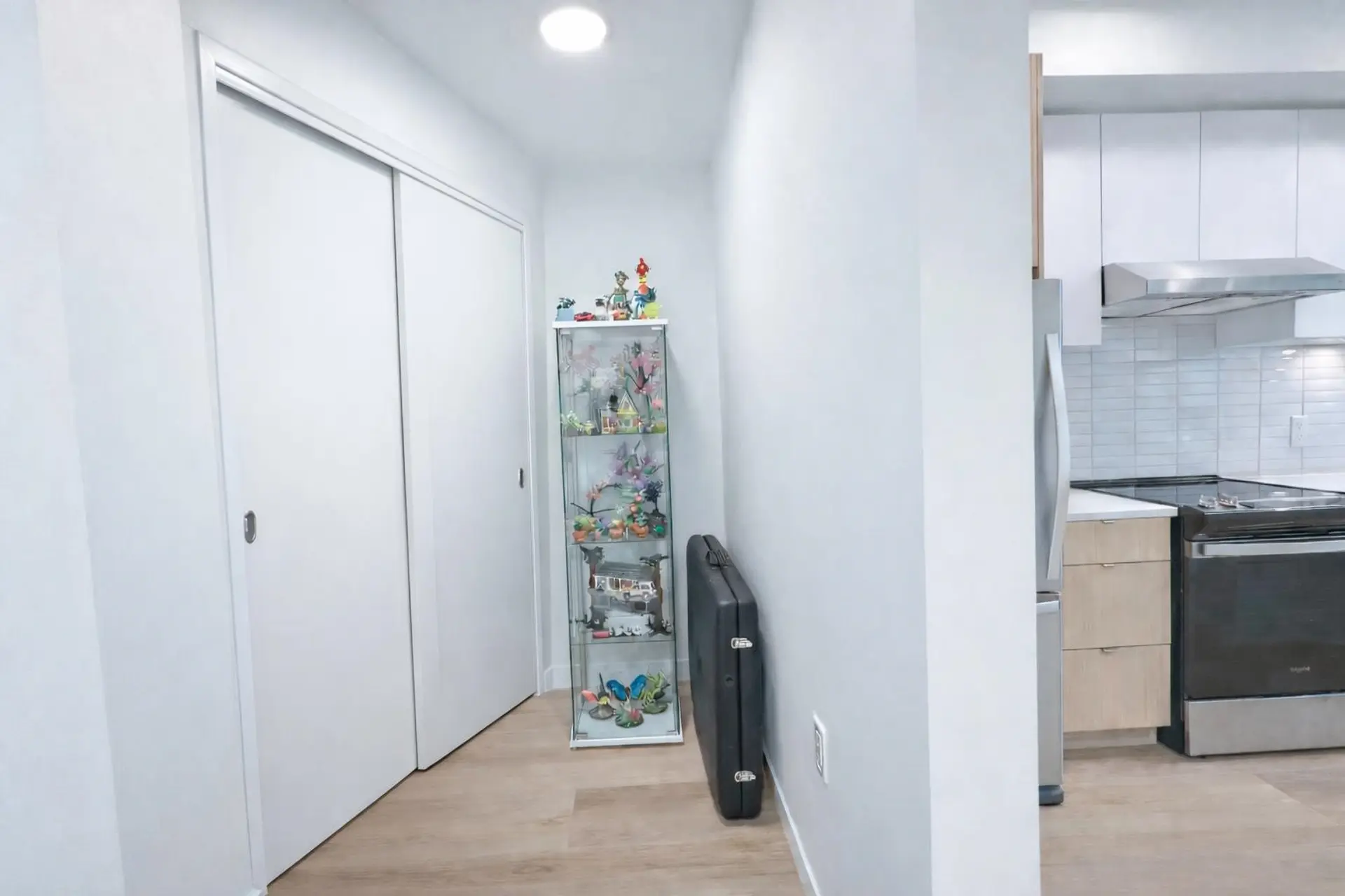 #405 37994 Second Avenue - Image 8