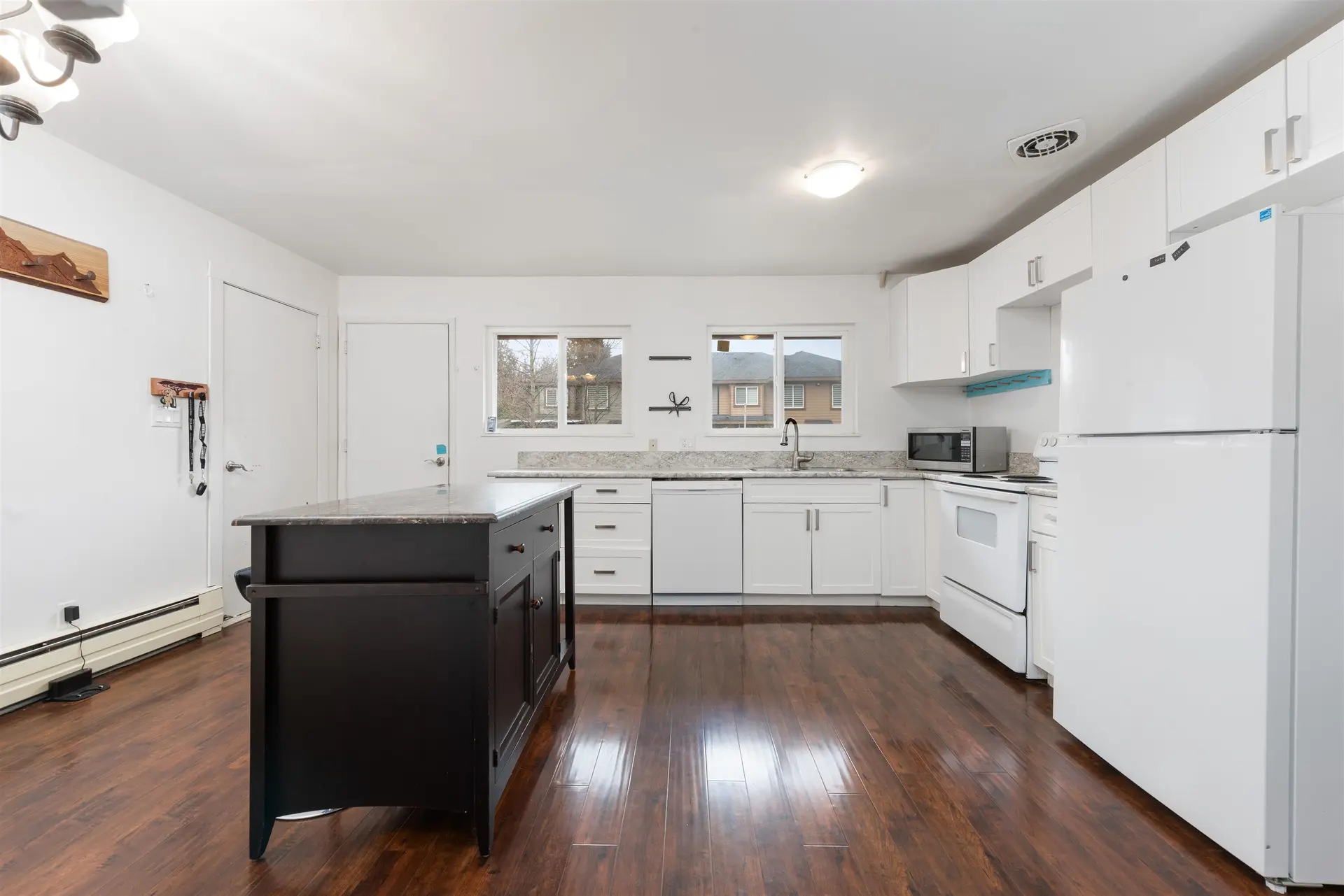 Property at 38850 BUCKLEY AVENUE, Squamish, BC